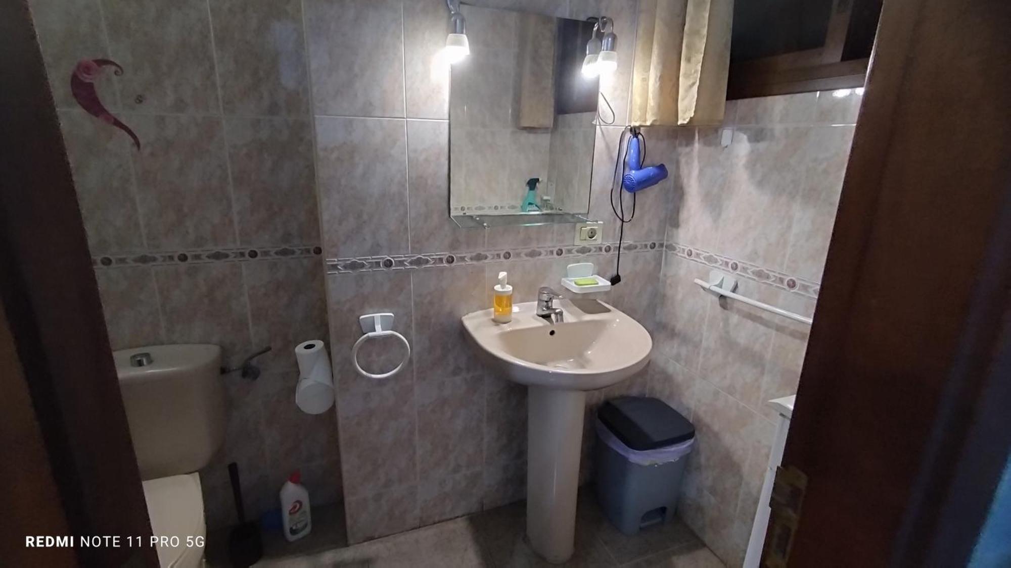 Cristianos Centro, With A Private Bathroom In Shared Arona (Tenerife)