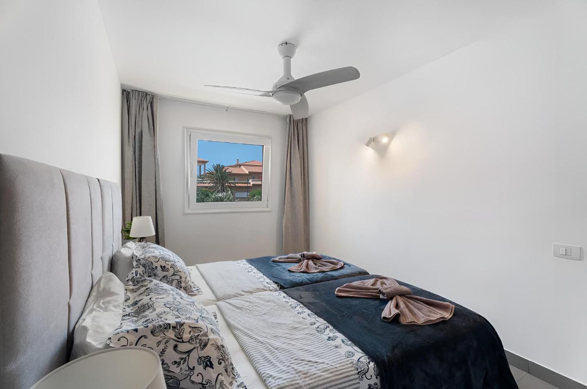 Apartamento En Playa De Americas, Torre Del Sol