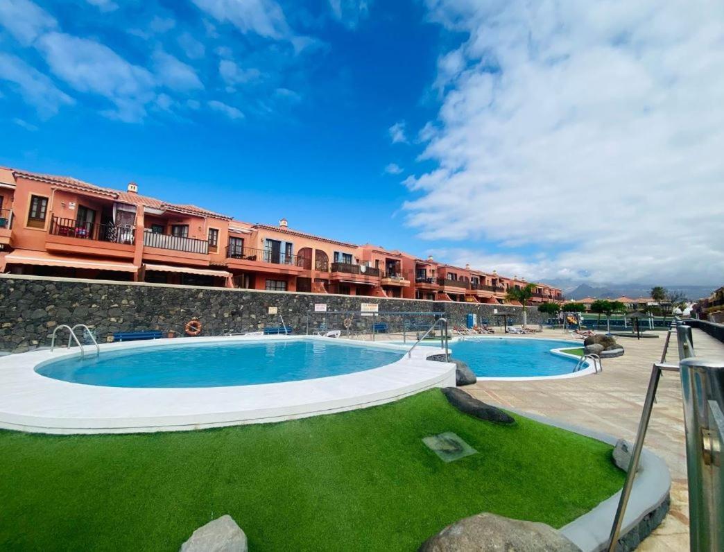 Sunshine Tenerife * Costa Del Silencio