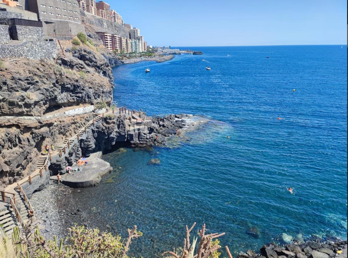 Apartment Facing The Ocean - Full Appt With 2 Double Bedroom