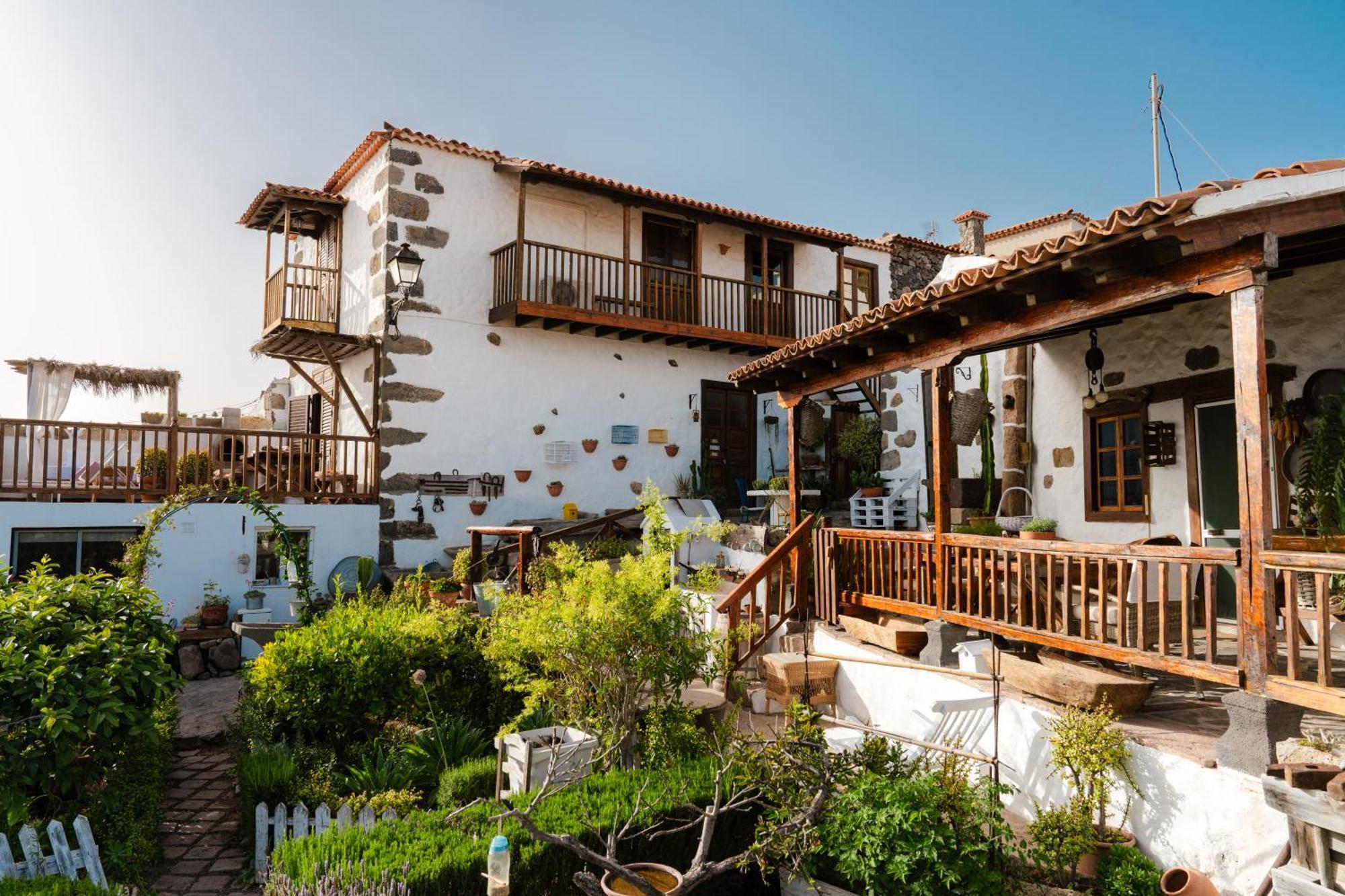 Tajona & Granero Country house Costa Adeje (Tenerife)