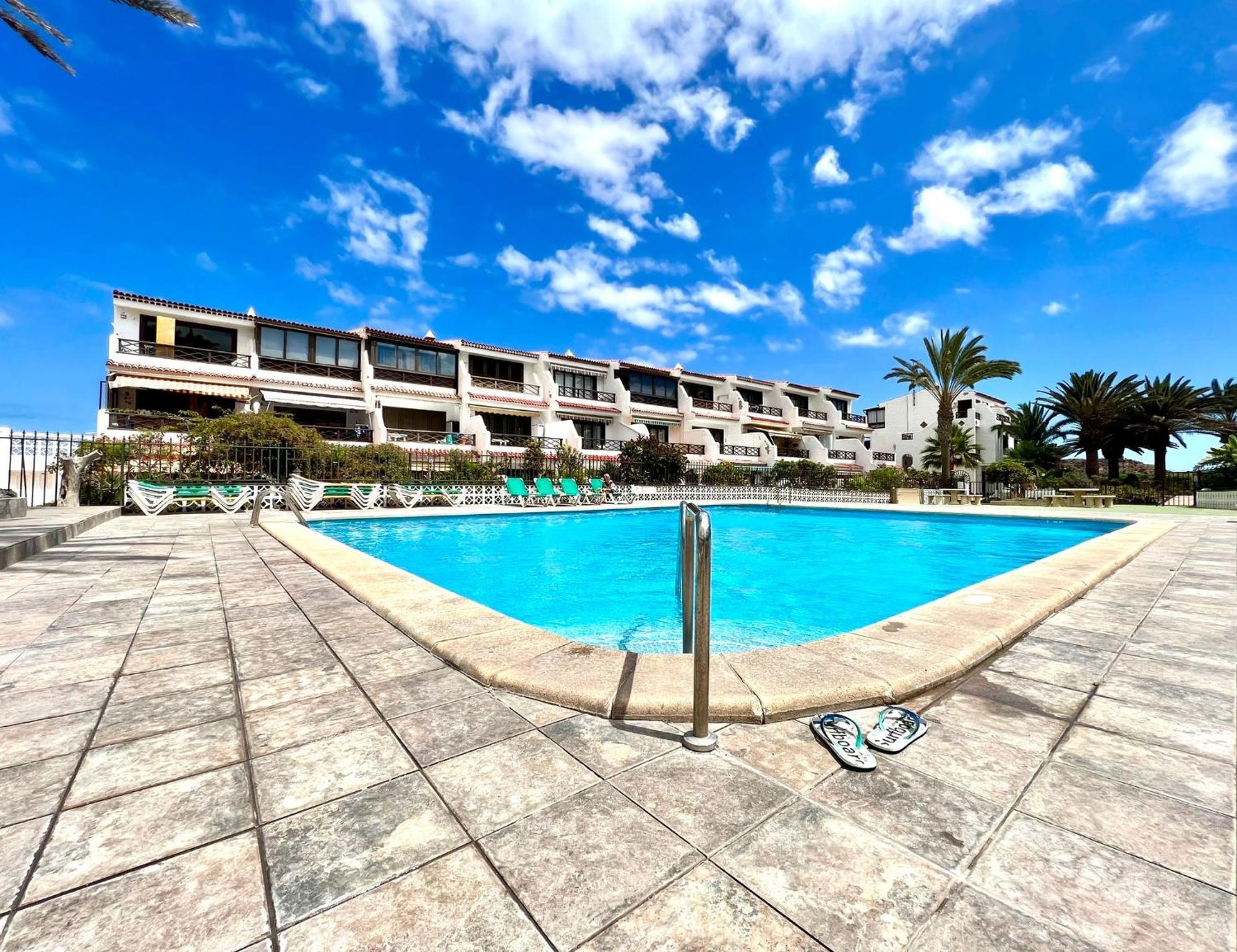 Lovely With Pool And Wifi Appartement
