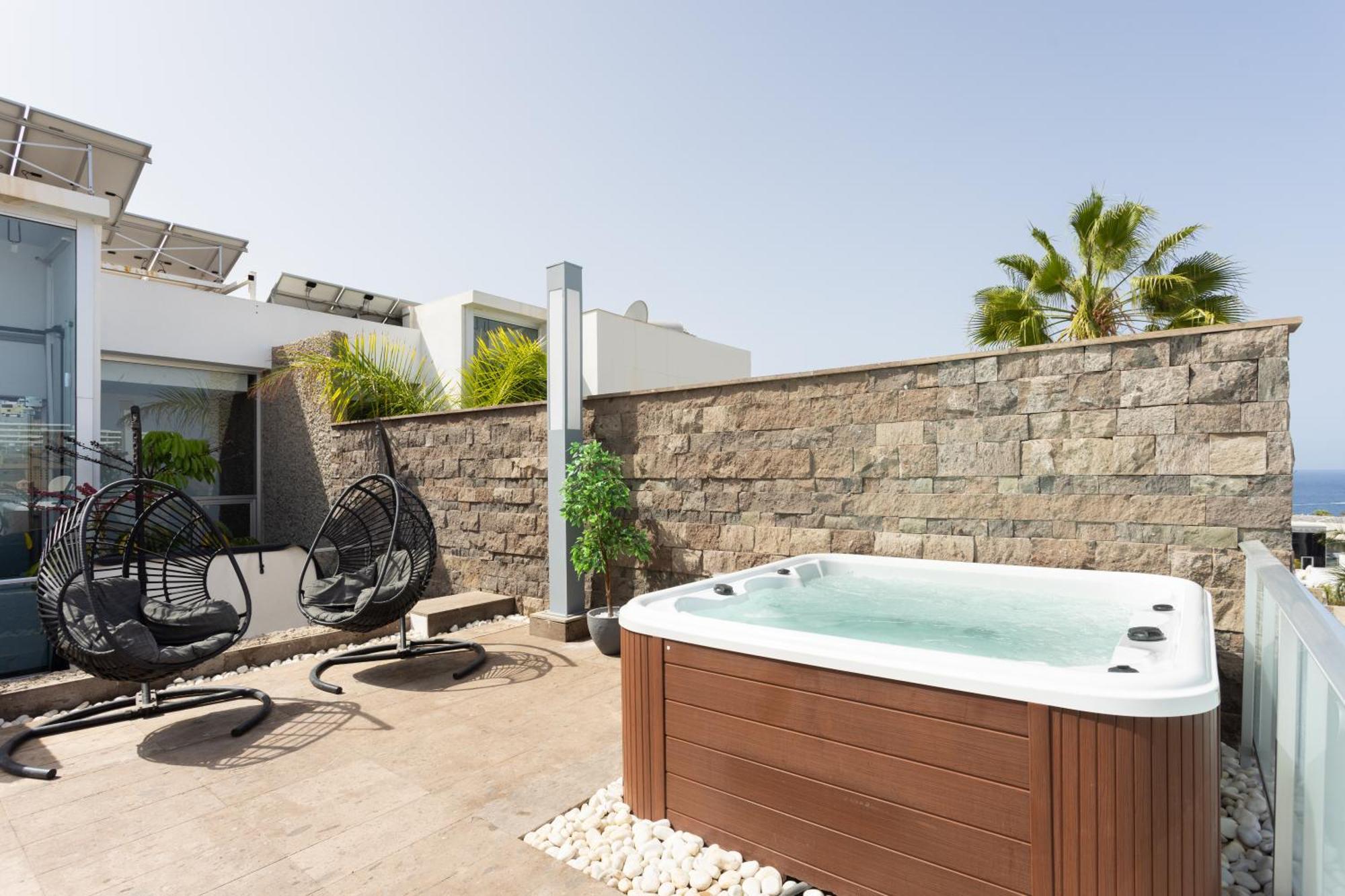 Luxury Bkm In Playa Del Duque *