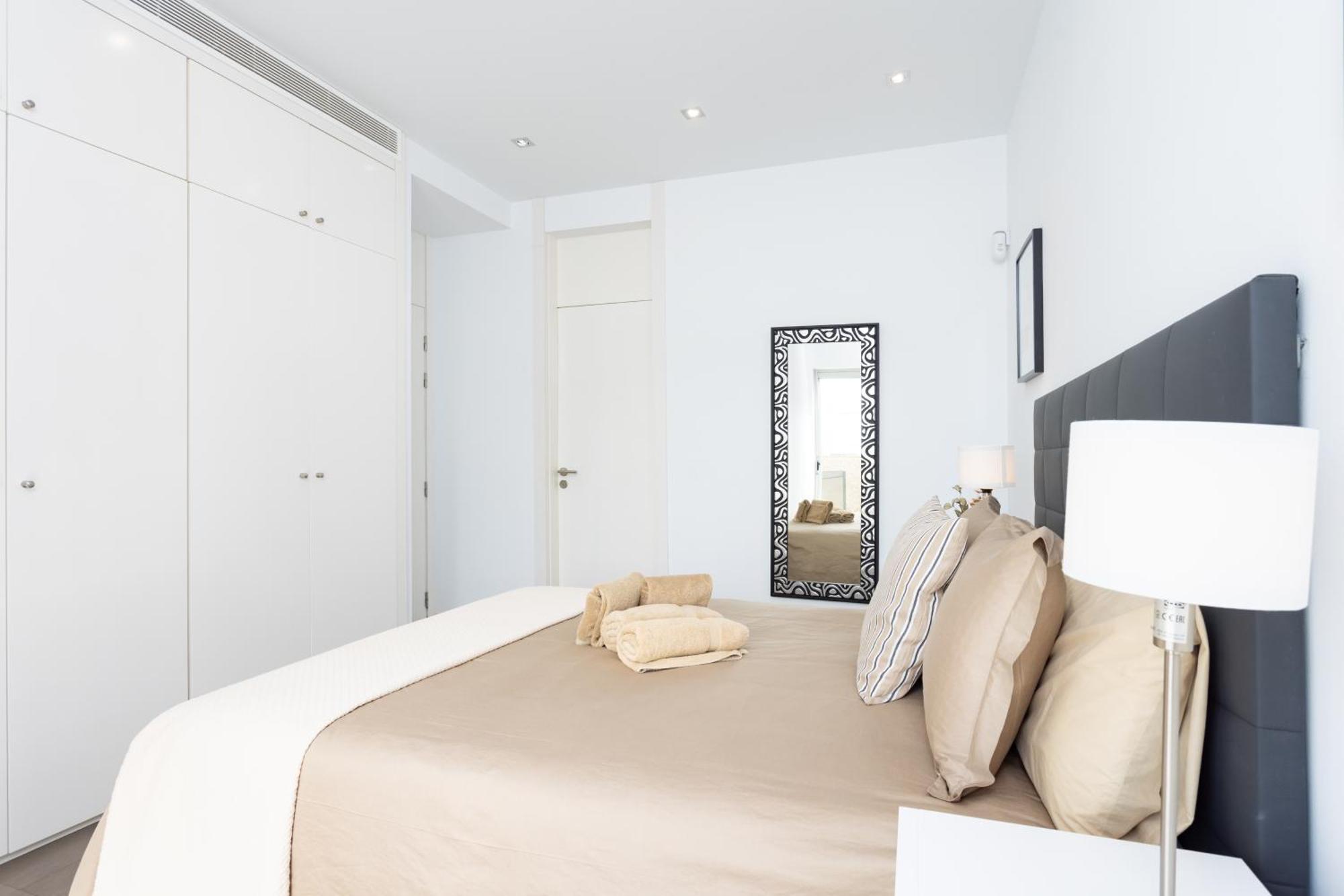 Luxury Bkm In Playa Del Duque