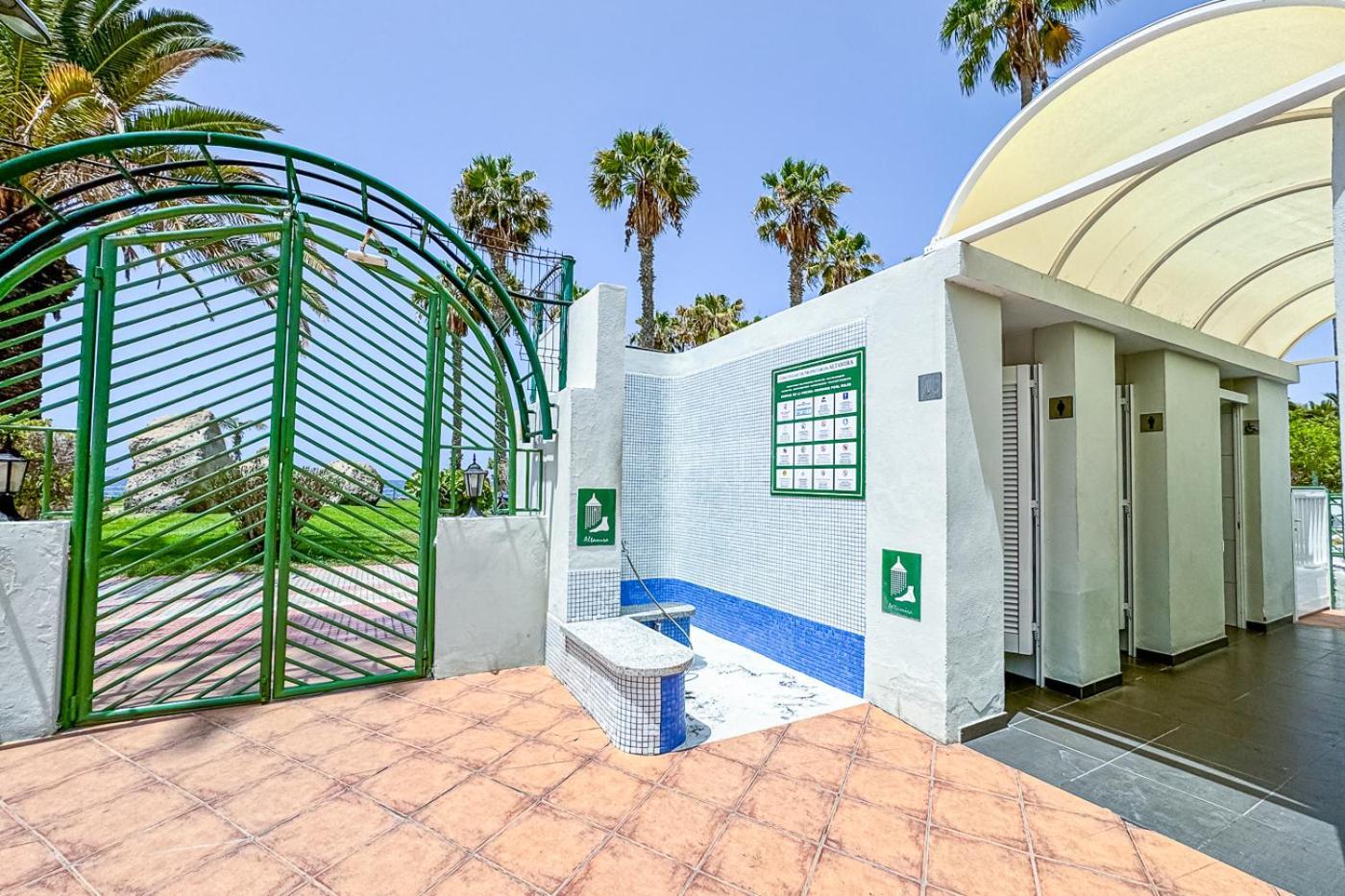 Appartement In Beachfront Complex In El Duque Area, Costa Adeje (Tenerife)