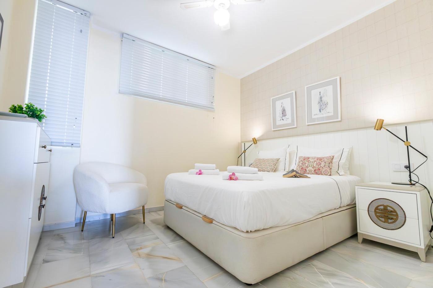Appartement In Beachfront Complex In El Duque Area,