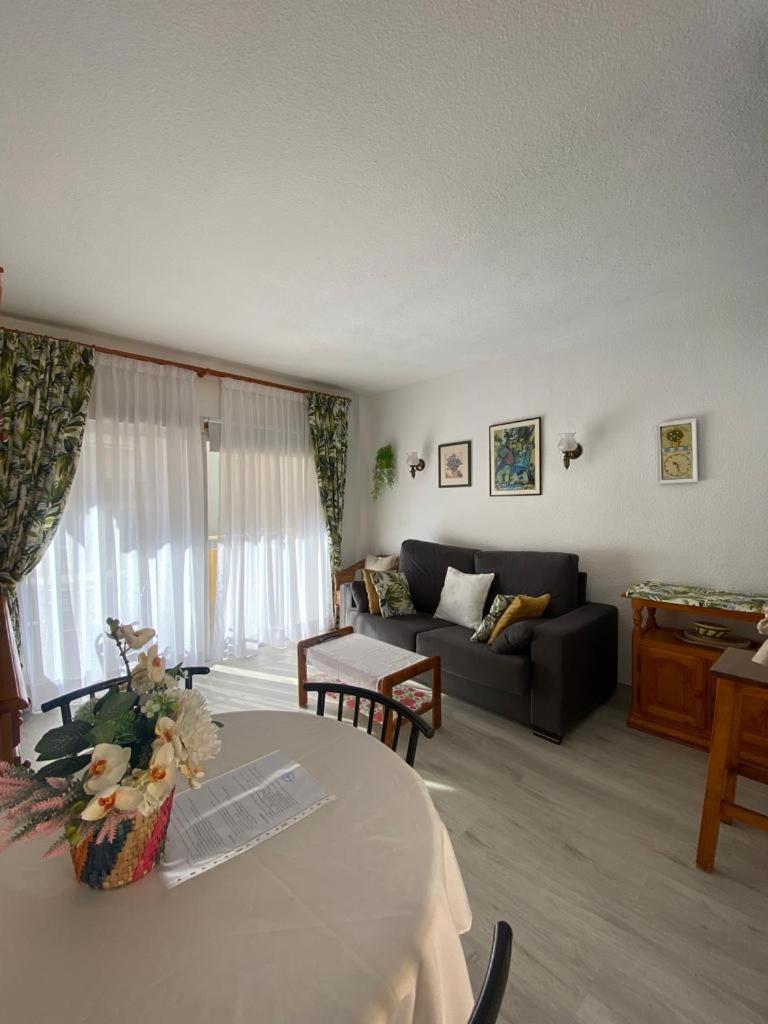 Apartment Angeles. Cristianos. Free Wifi