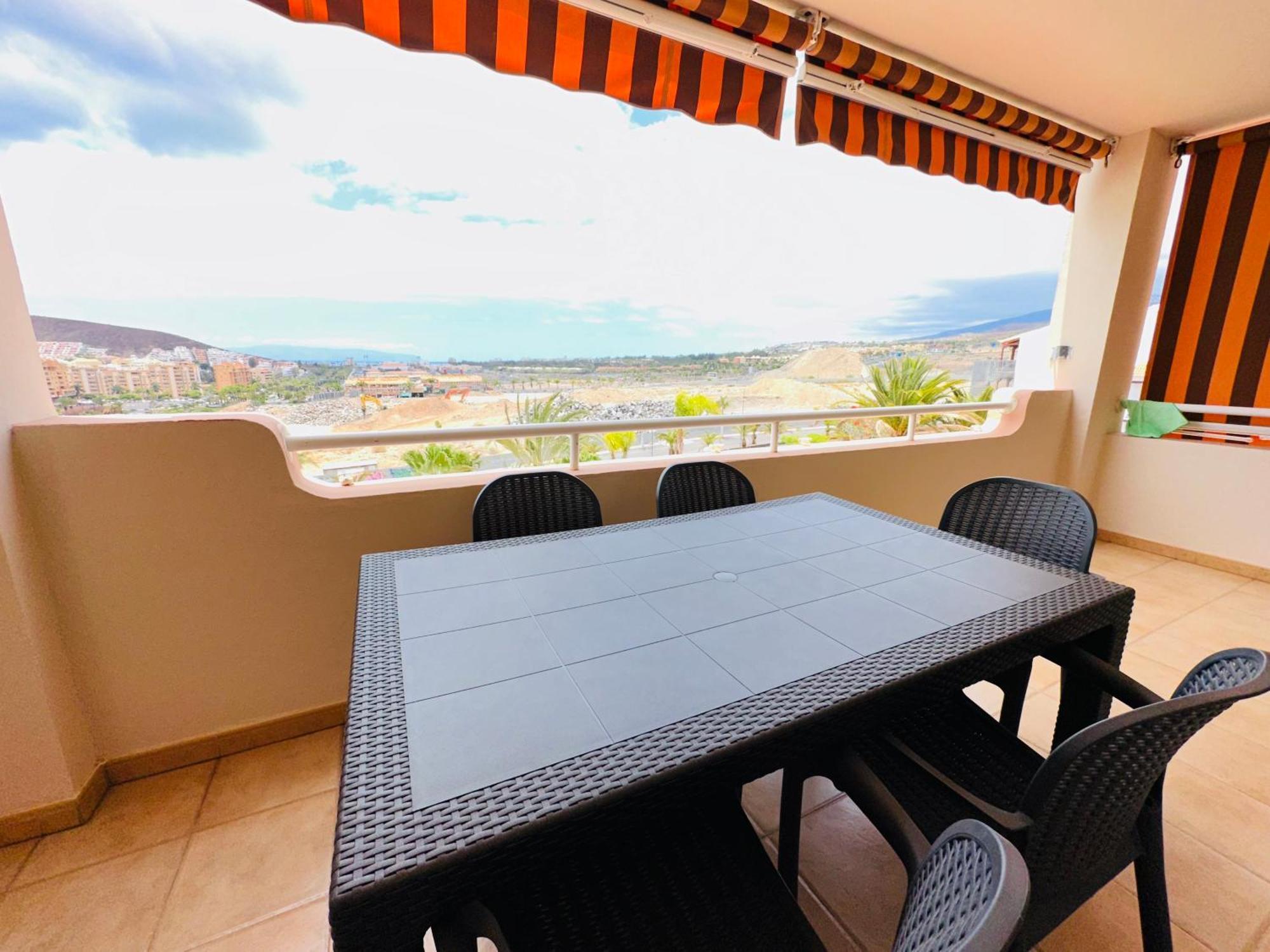 3 Bedrooms Cristianos Communal Pool Free Wifi *