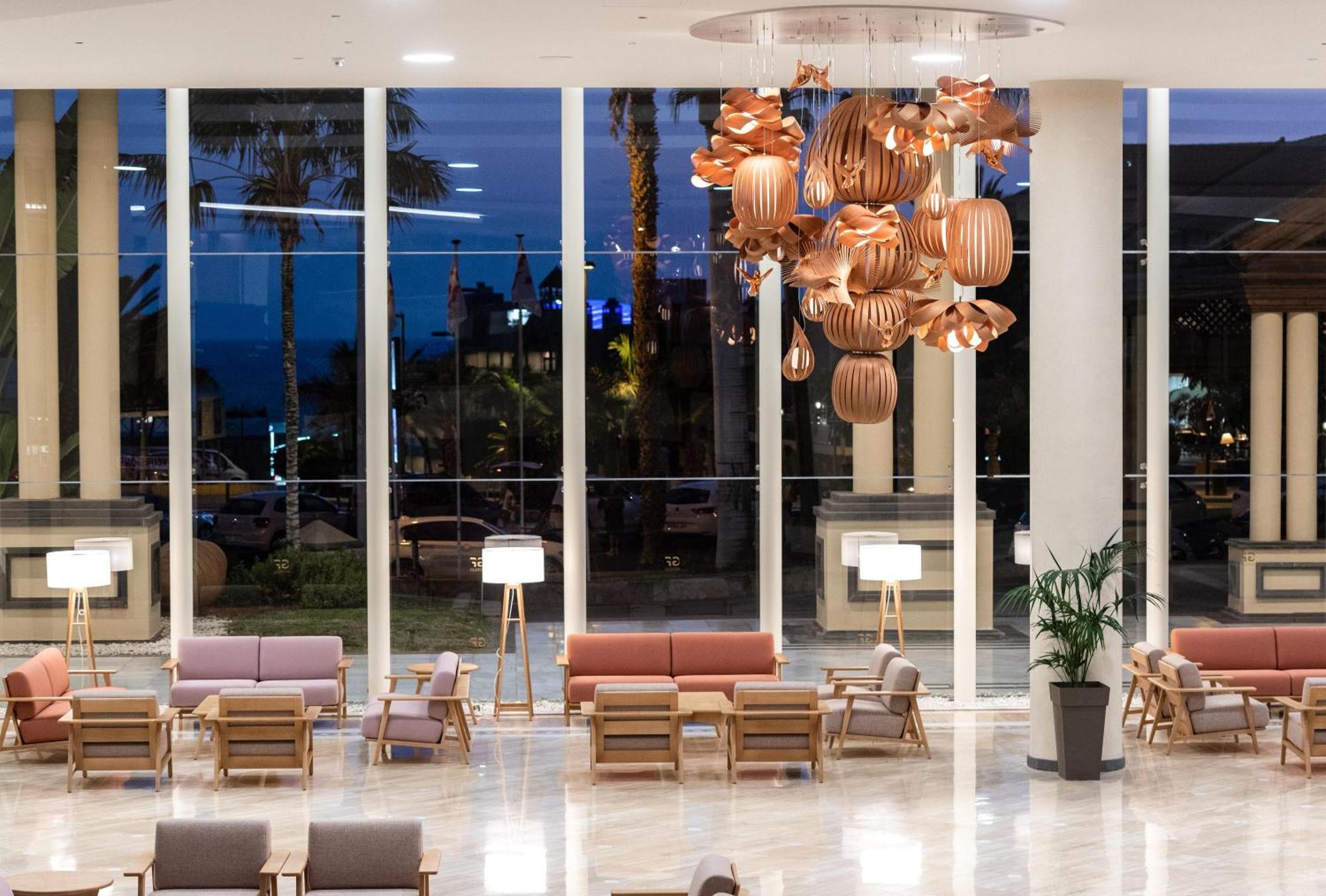 Gf Gran Costa Adeje***** Hotel Costa Adeje (Tenerife)