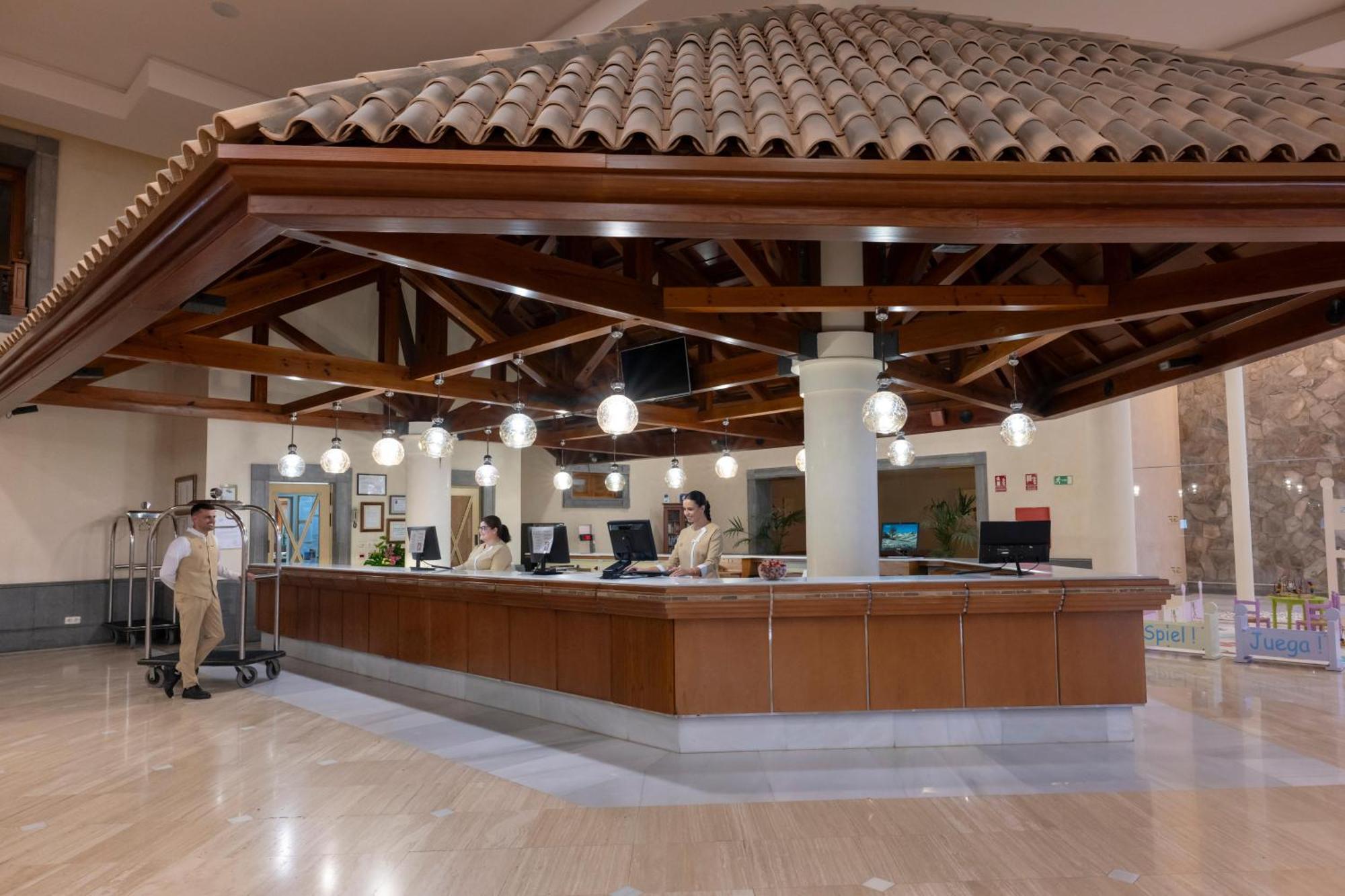 Gf Gran Costa Adeje***** Hotel Costa Adeje (Tenerife)
