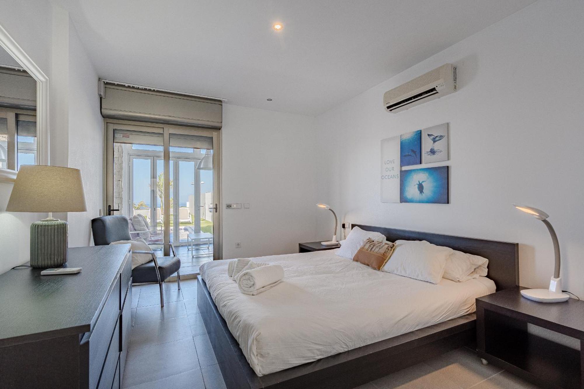 Elisabetta, Luxury With Heated Pool Ocean View In Adeje, Tenerife Villa *