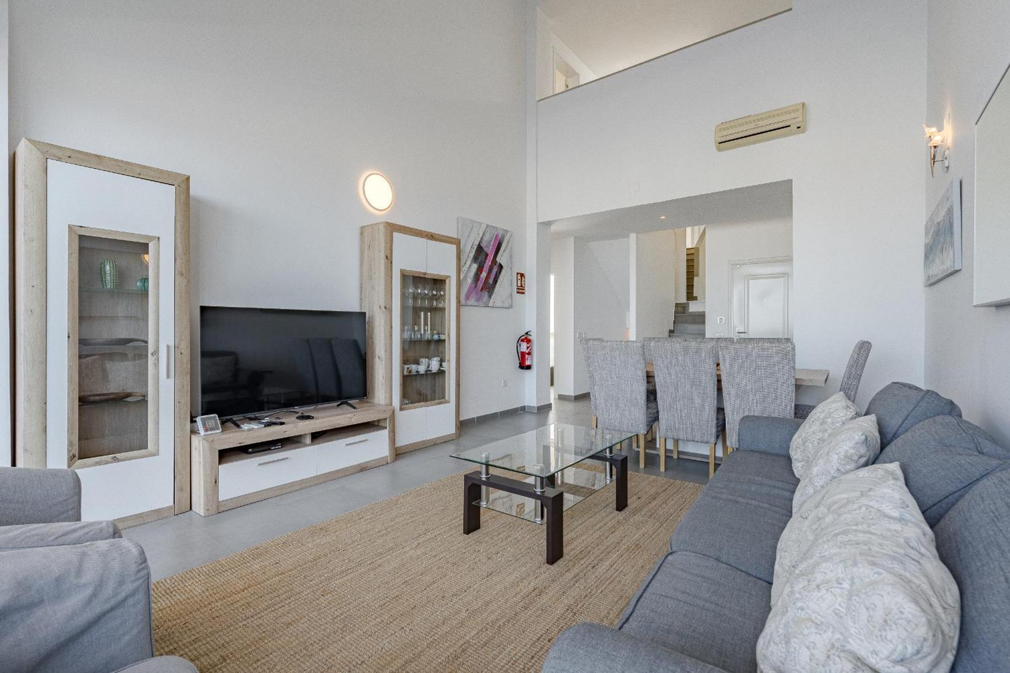 Elisabetta, Luxury With Heated Pool Ocean View In Adeje, Tenerife Villa