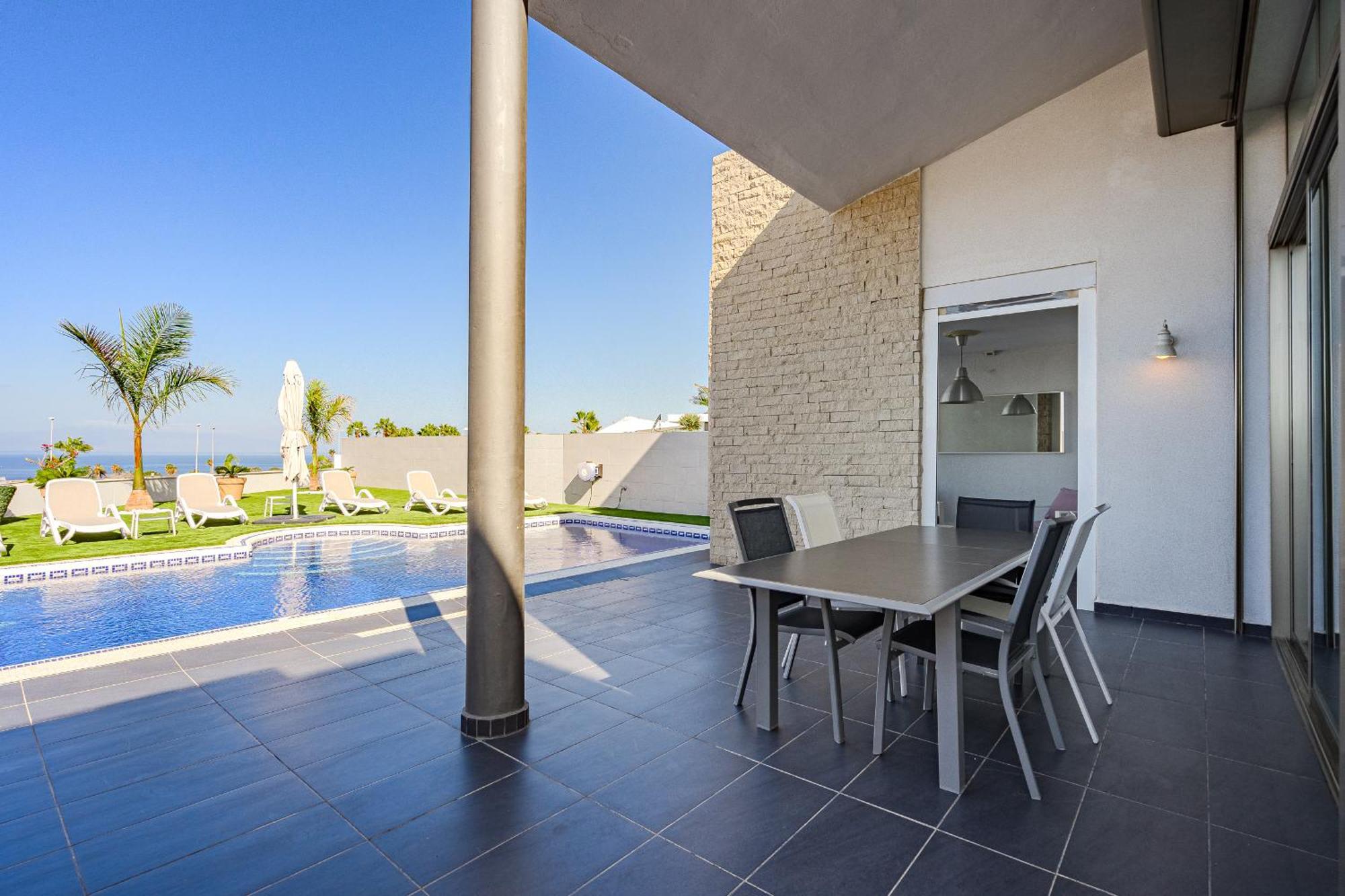 Villa Elisabetta, Luxury With Heated Pool Ocean View In Adeje, Tenerife *
