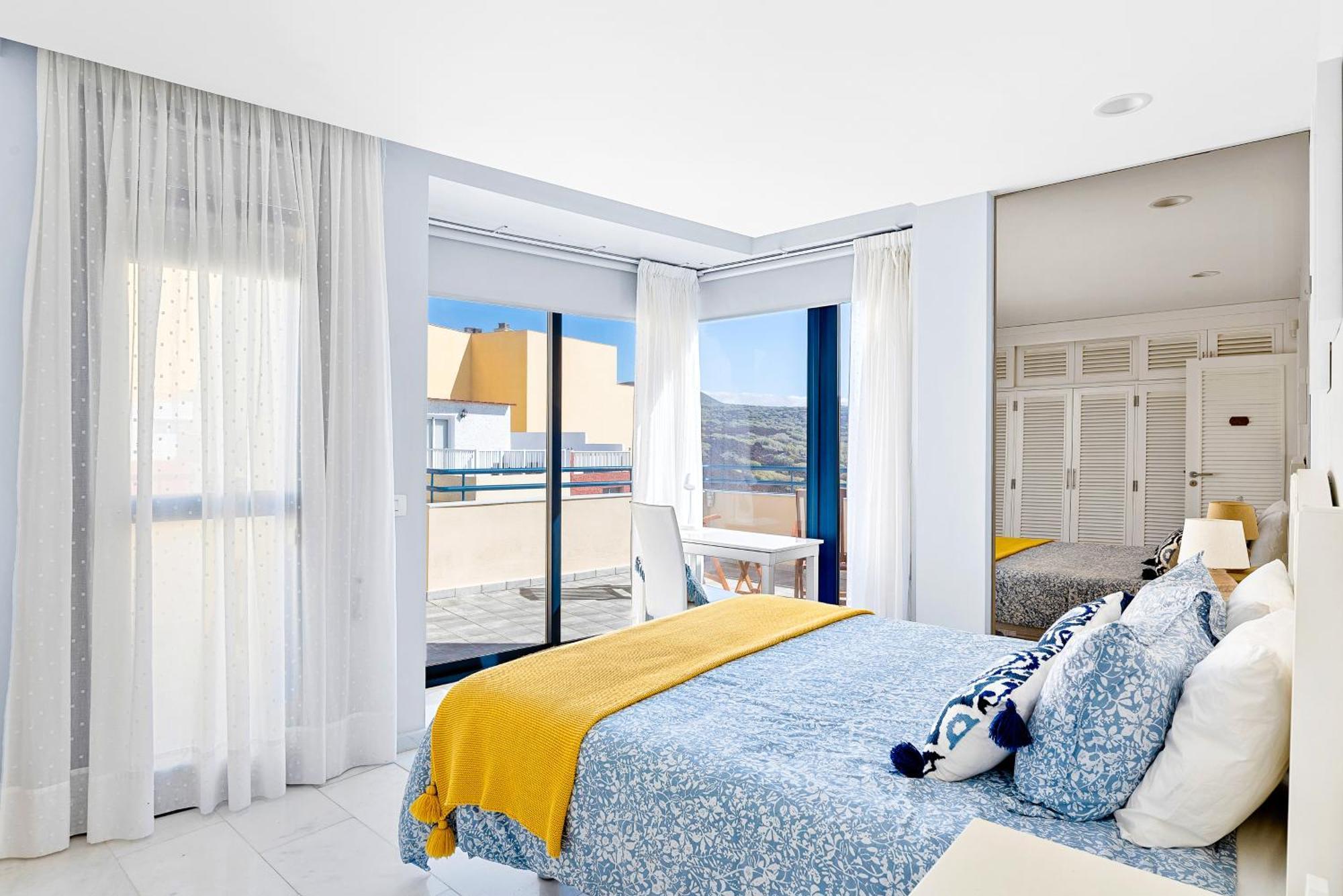 Сasa de vacaciones La Mar Loft With Hot Tub *