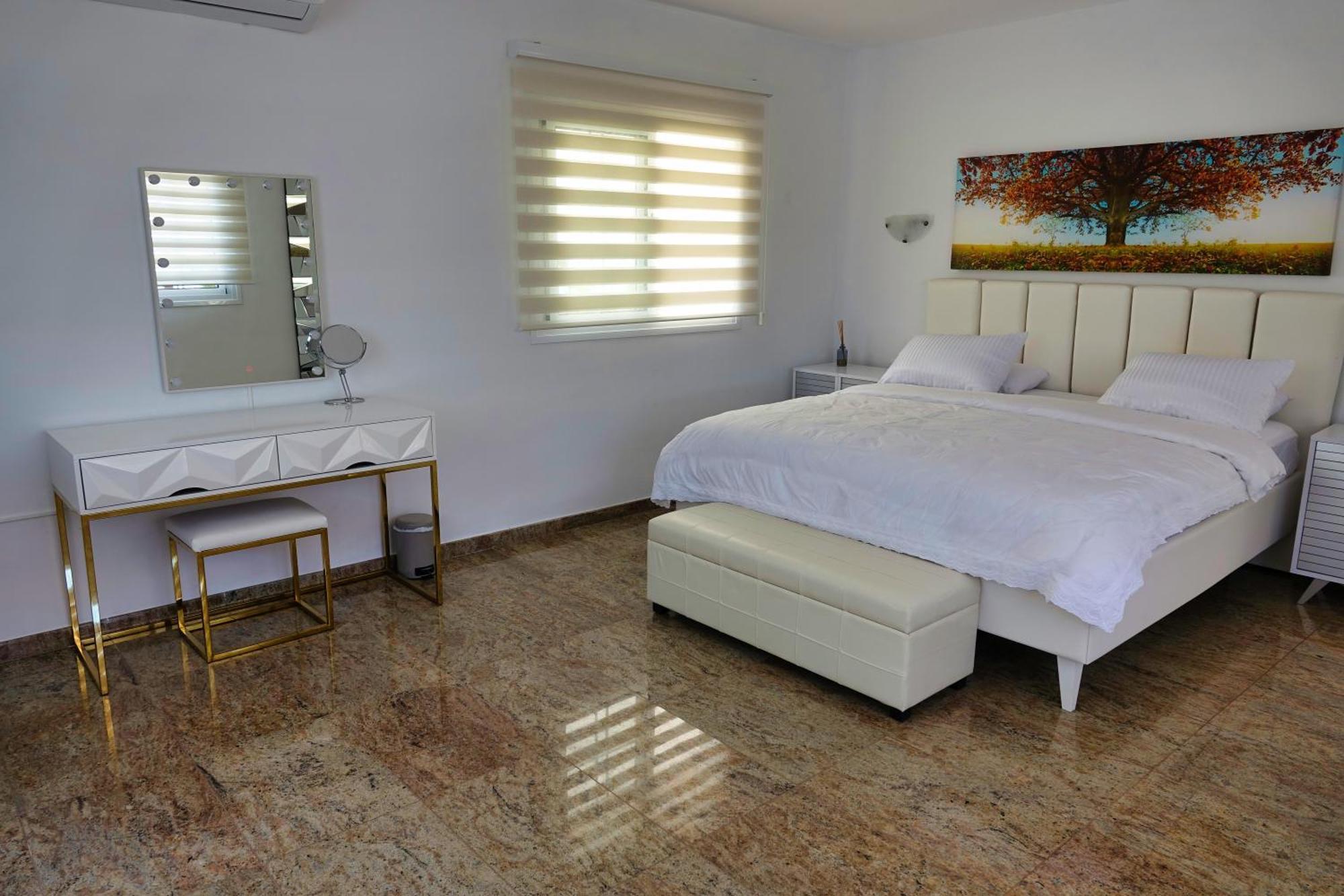 Villa Happiness With Heated Swimming Pool