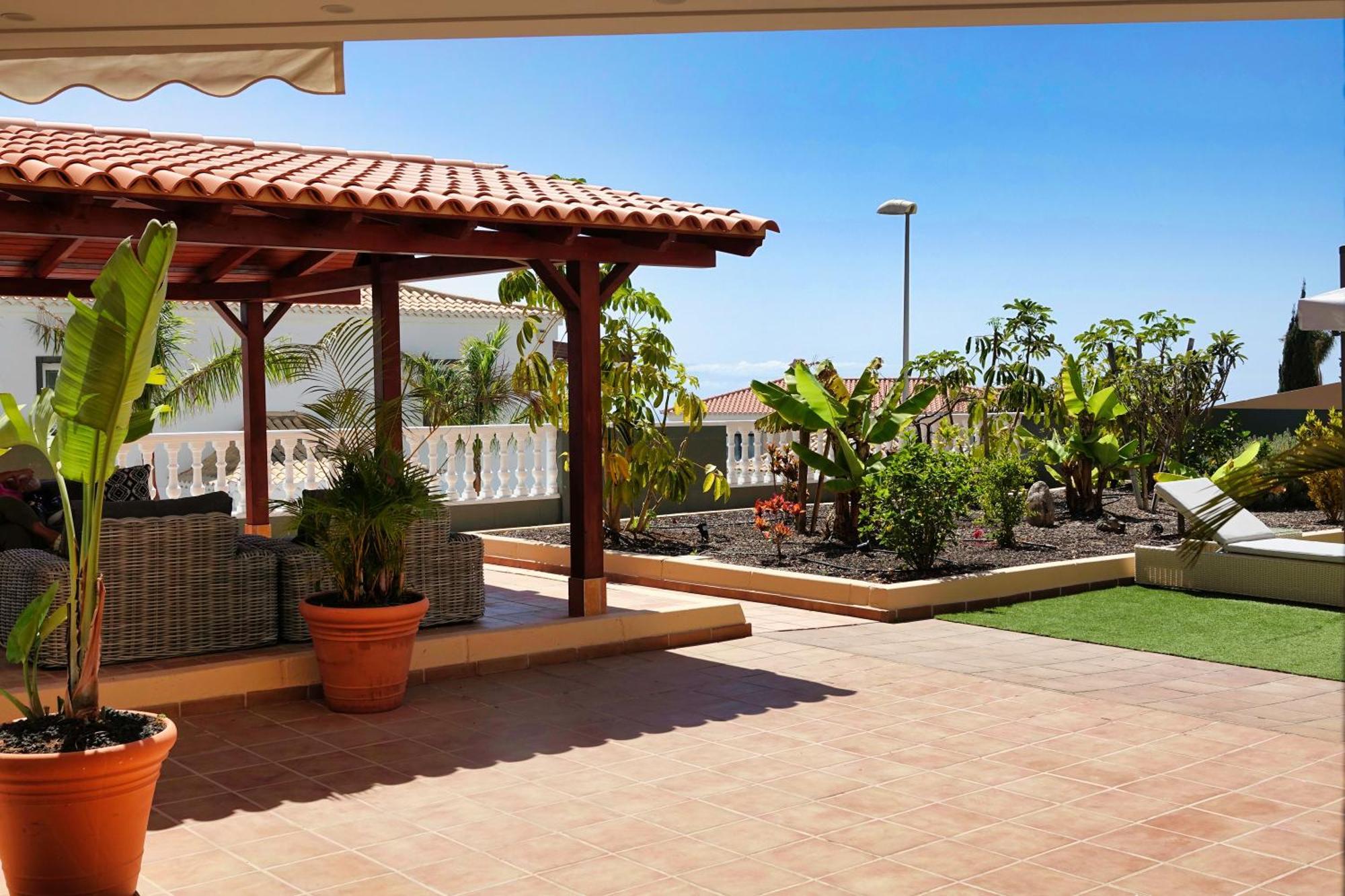 Villa Happiness With Heated Swimming Pool Costa Adeje (Tenerife)