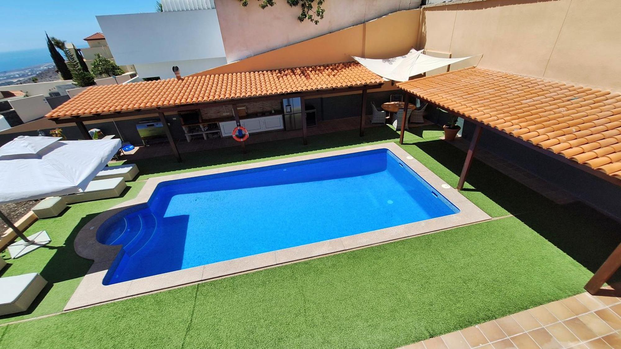Villa Happiness With Heated Swimming Pool *