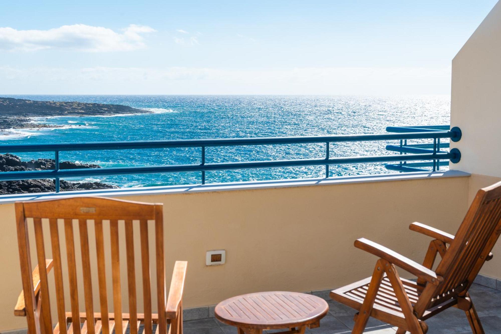 Сasa de vacaciones La Mar Loft With Hot Tub *