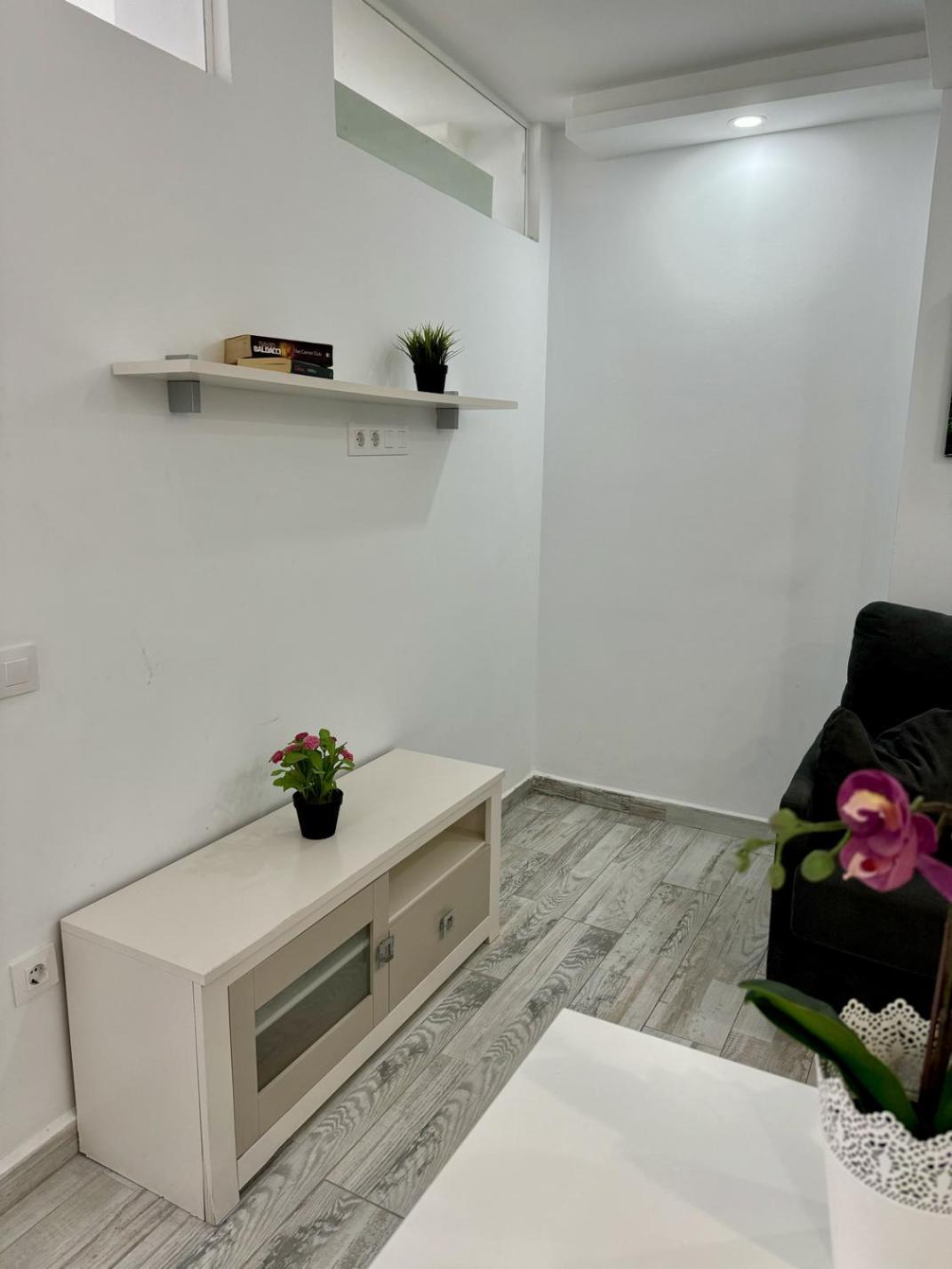 San Eugenio Charming Renovated Tenerife Apartment *