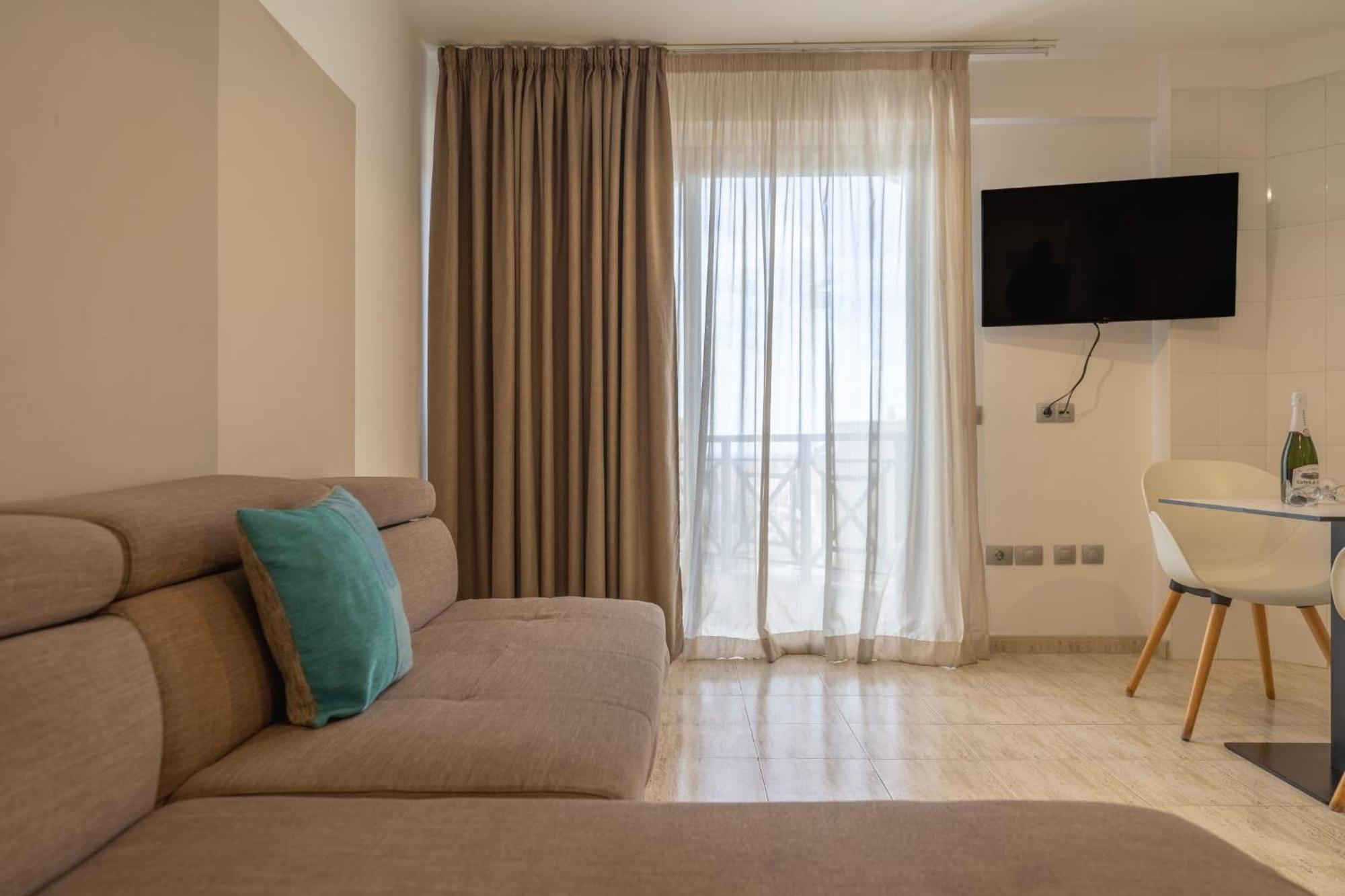 Luxury Near Playa Vistas Apartment
