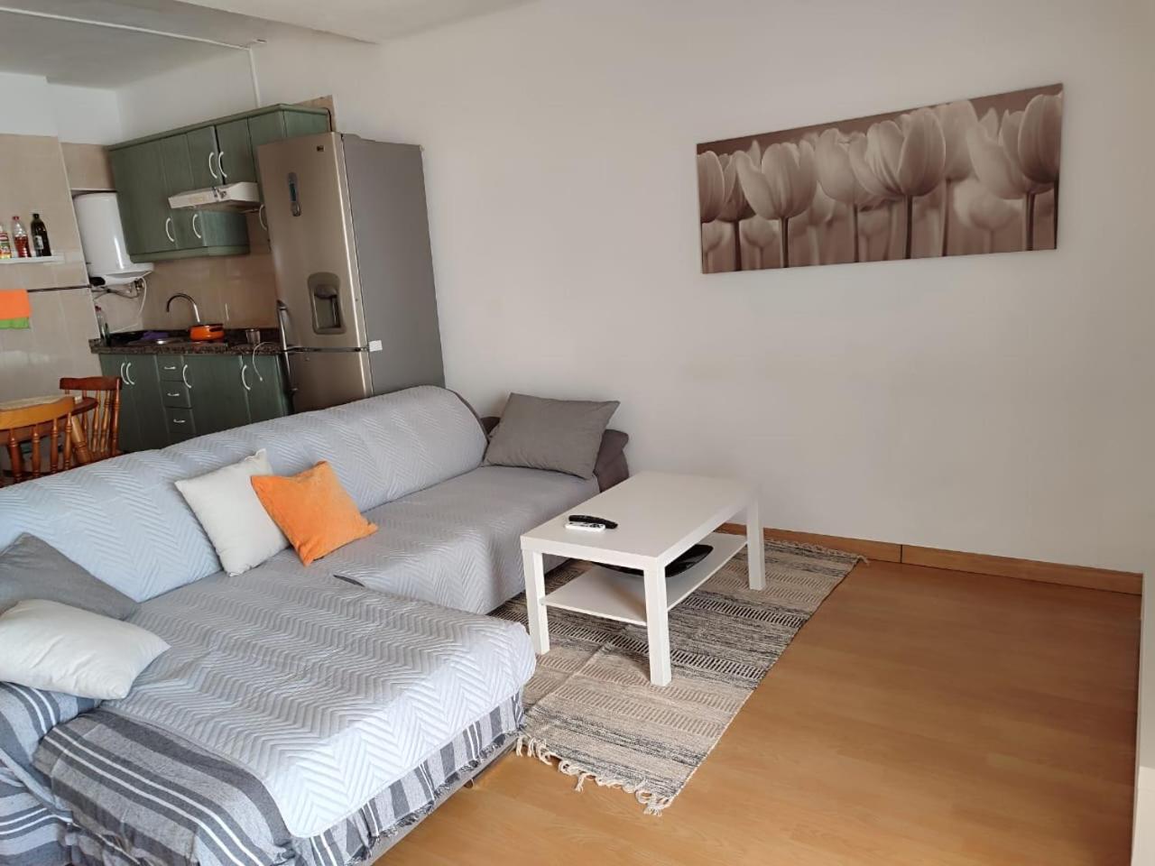 Apartamento La Margarita Canarias - Bathroom And Kitchen Shared With The Host -