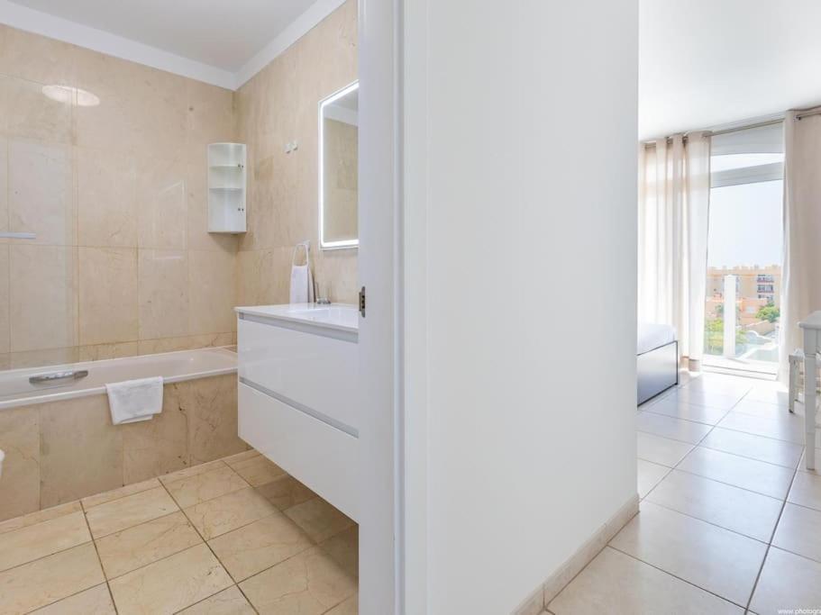 Stunning Mila In Madronal, Heated Pool Villa Costa Adeje (Tenerife)