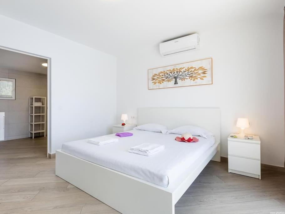 Stunning Mila In Madronal, Heated Pool Villa *