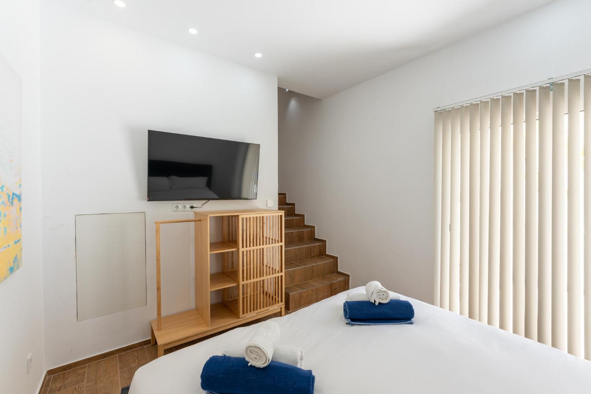 Villa With Stunning Views And A Solarium In Arona *