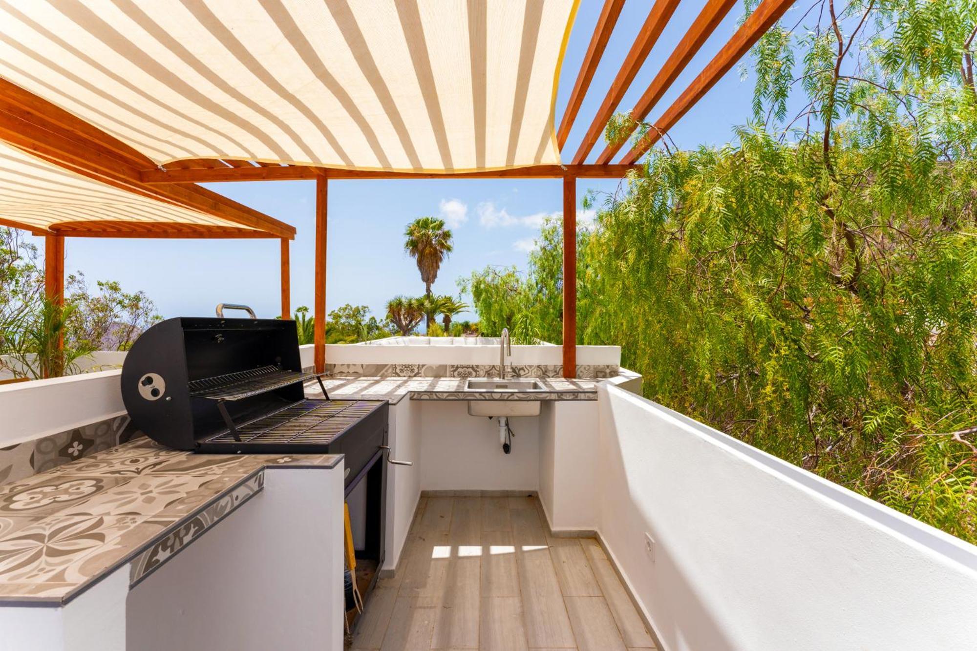 Villa With Stunning Views And A Solarium In Arona