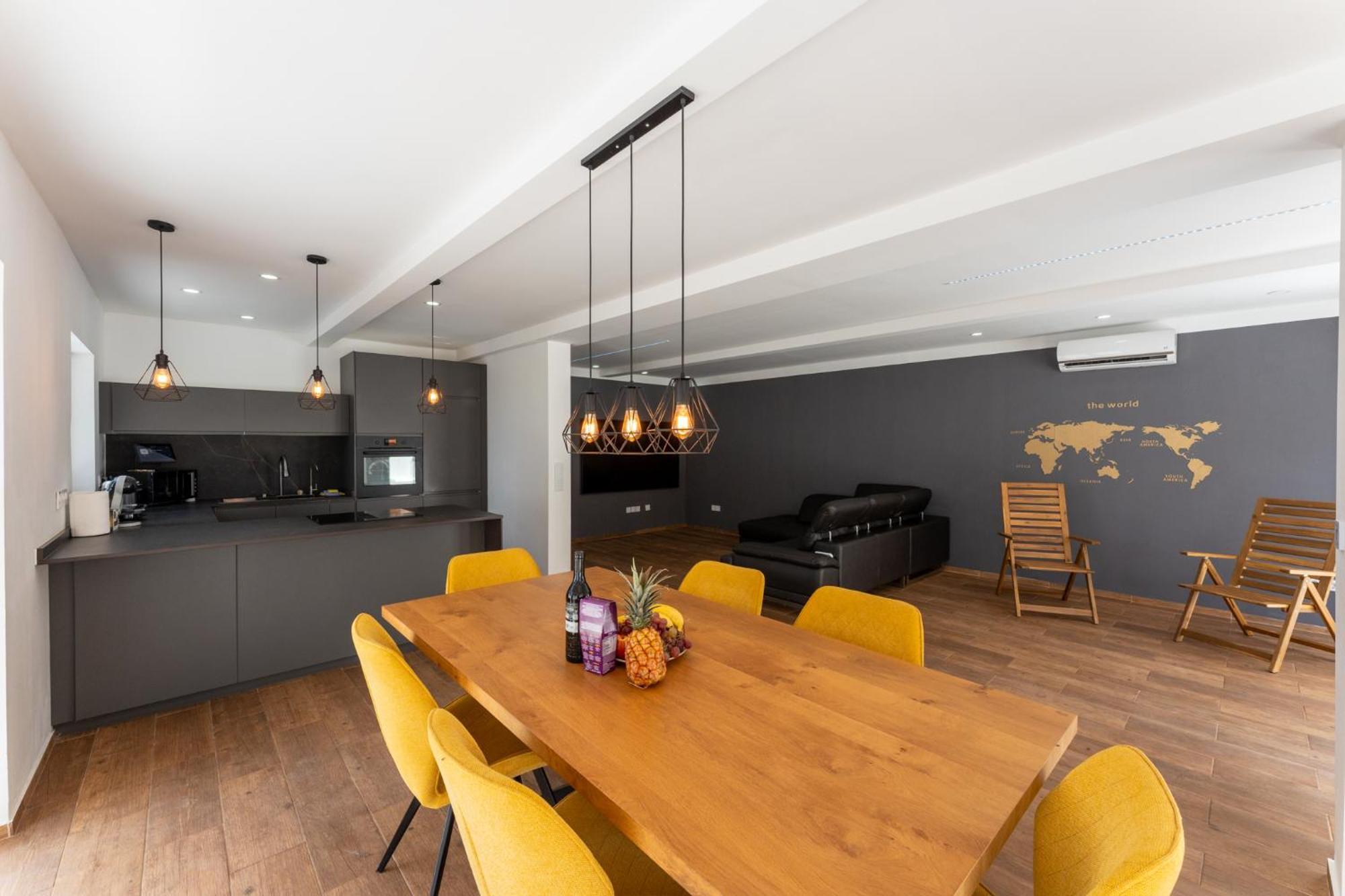 With Stunning Views And A Solarium In Arona *