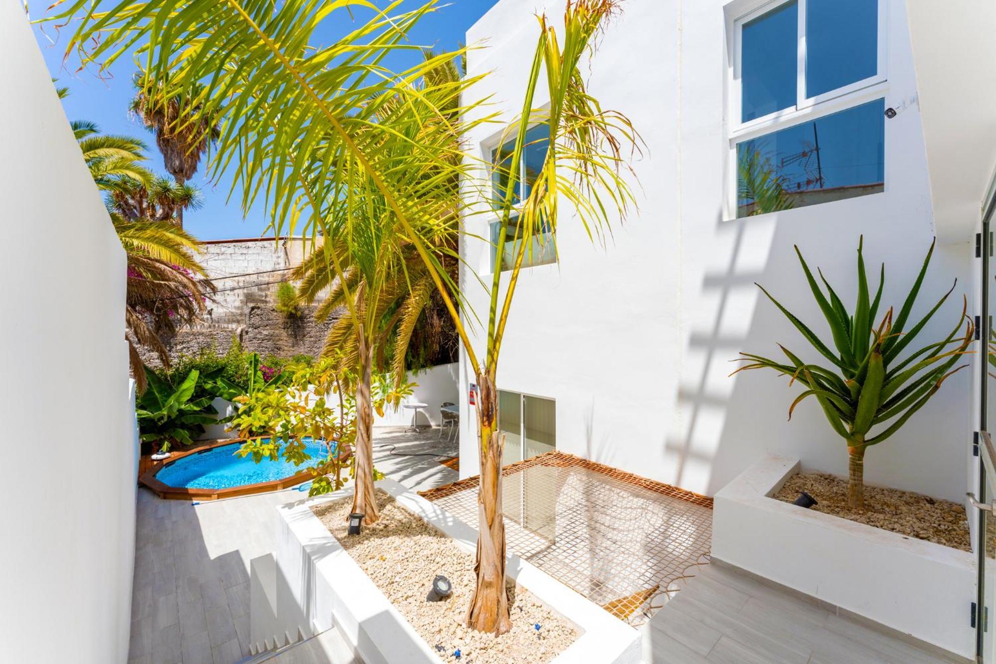 With Stunning Views And A Solarium In Arona Arona (Tenerife)