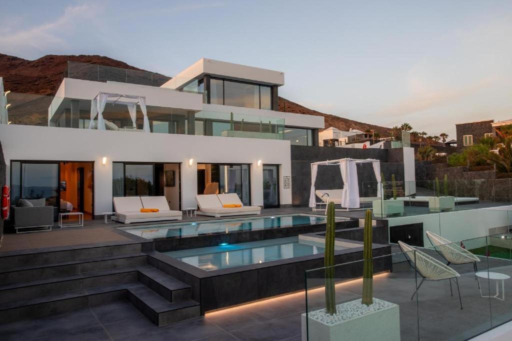 7 Bedroom - By Apricus Holidays * Costa Adeje (Tenerife)