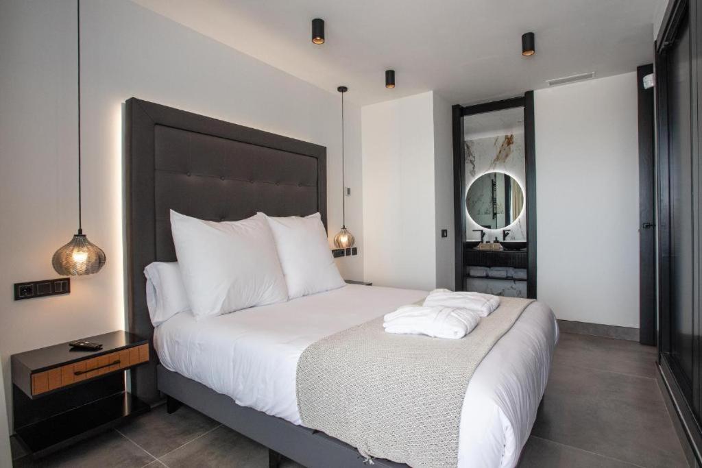 Villa 7 Bedroom - By Apricus Holidays *