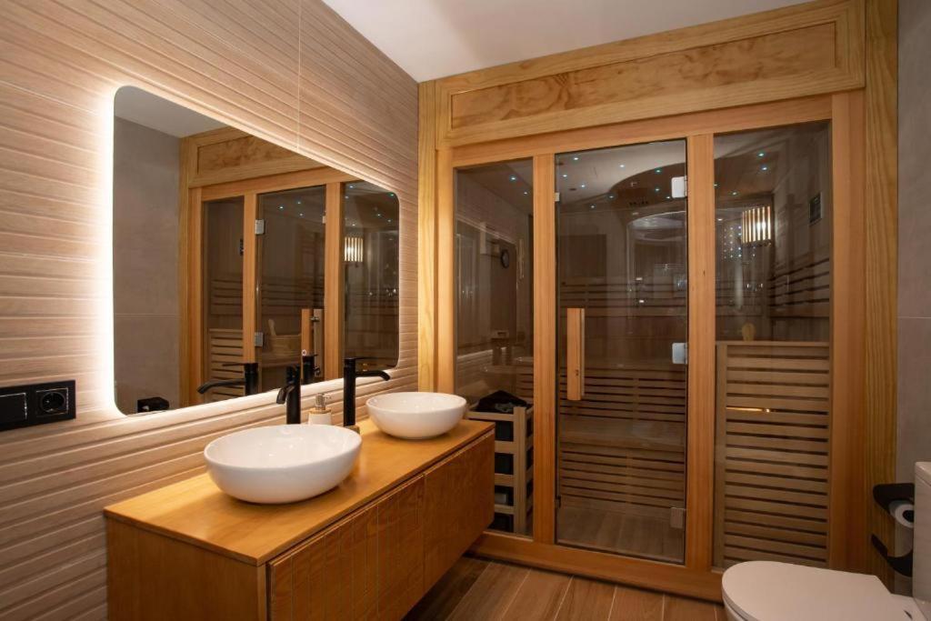 Villa 7 Bedroom - By Apricus Holidays *