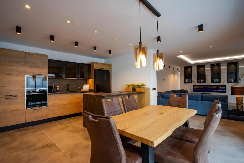 7 Bedroom - By Apricus Holidays * Costa Adeje (Tenerife)
