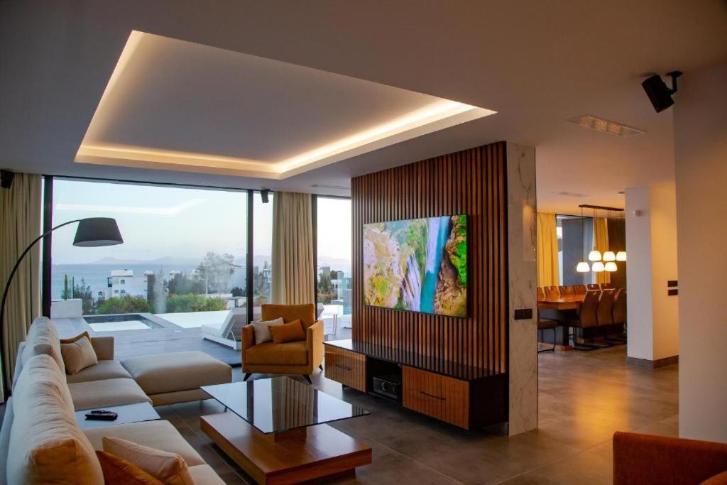 7 Bedroom - By Apricus Holidays Villa *