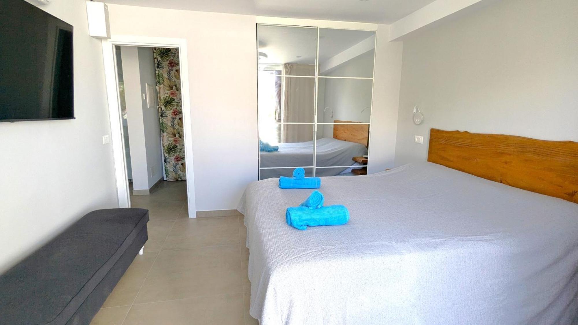 Pool Level Flat In Parque Santiago 1