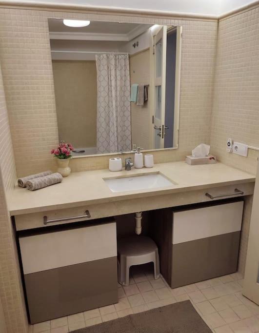 Balcon, Cosy One Bed With Aircon And Pool