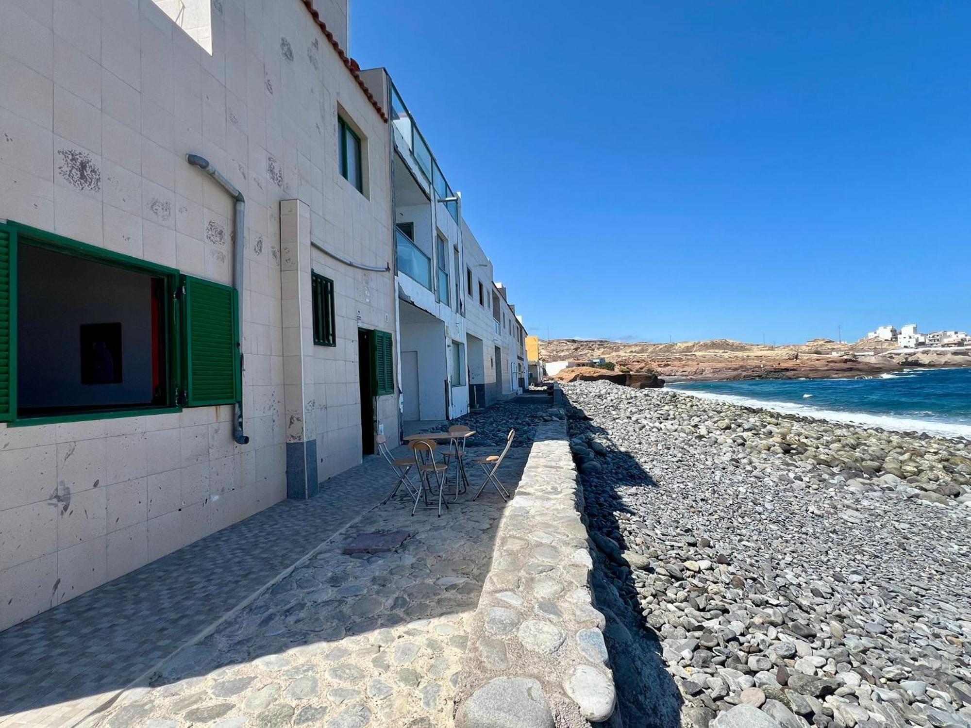 Cozy Front Of The Sea *