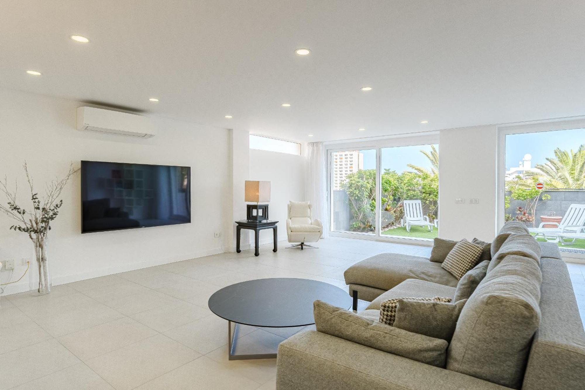 Luxury In Los Cristianos Villa *