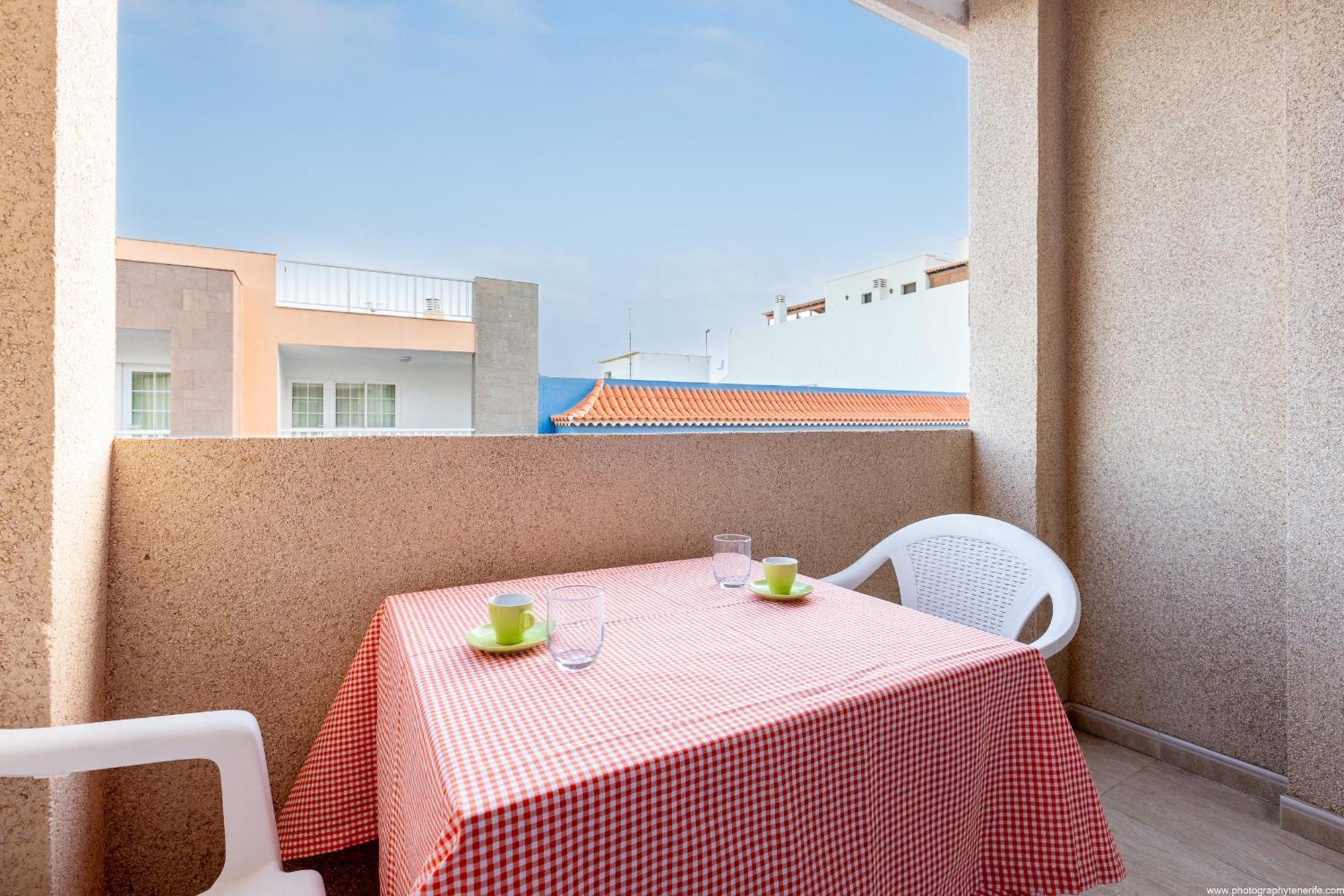 2a Abrigos, Wifi Y Balcon Apartamento