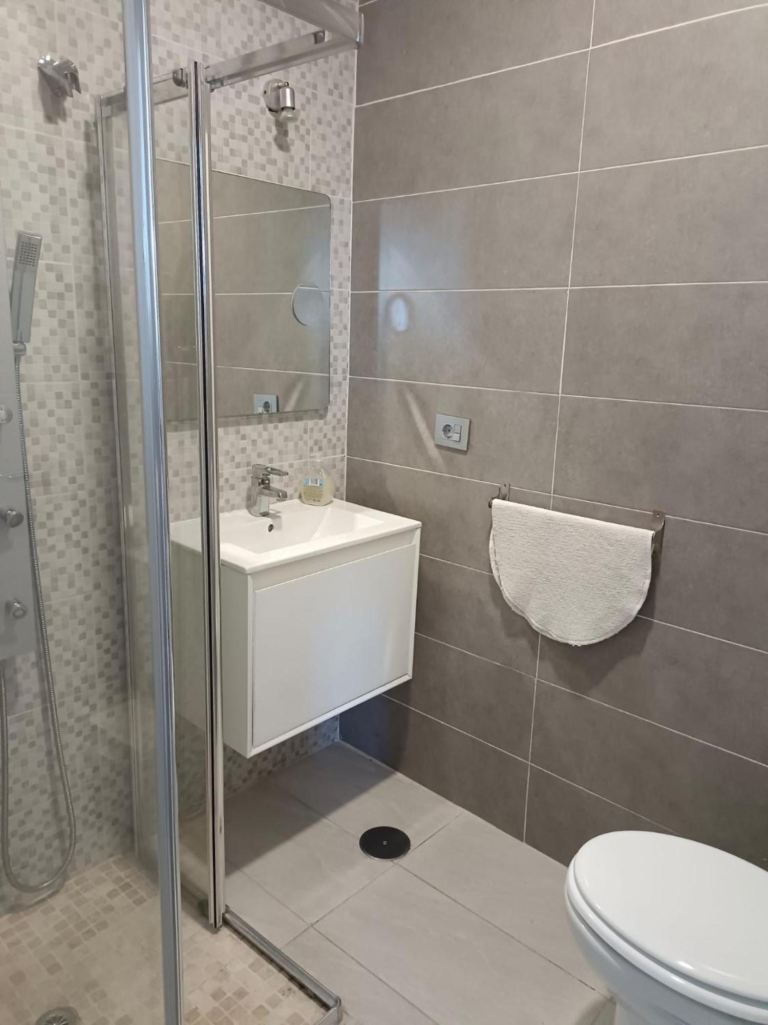 Luxury Sea Views Heated Pool Private Jacuzzi Wifi Bbq Parking Tennis Court Villa