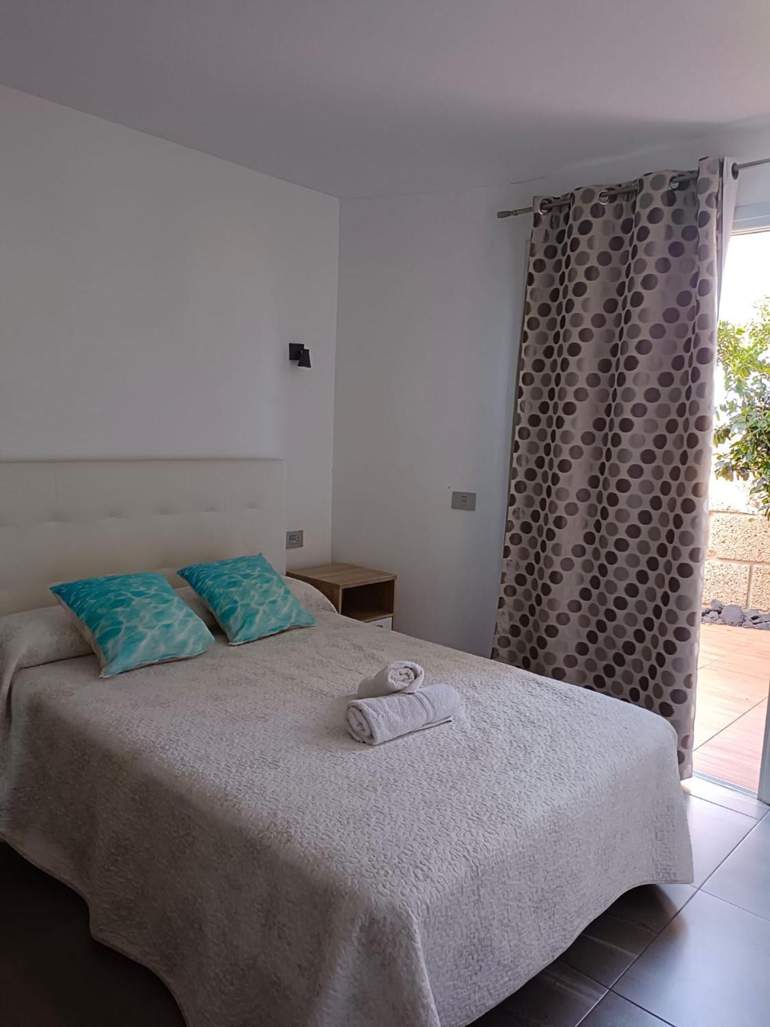 Villa Luxury Sea Views Heated Pool Private Jacuzzi Wifi Bbq Parking Tennis Court
