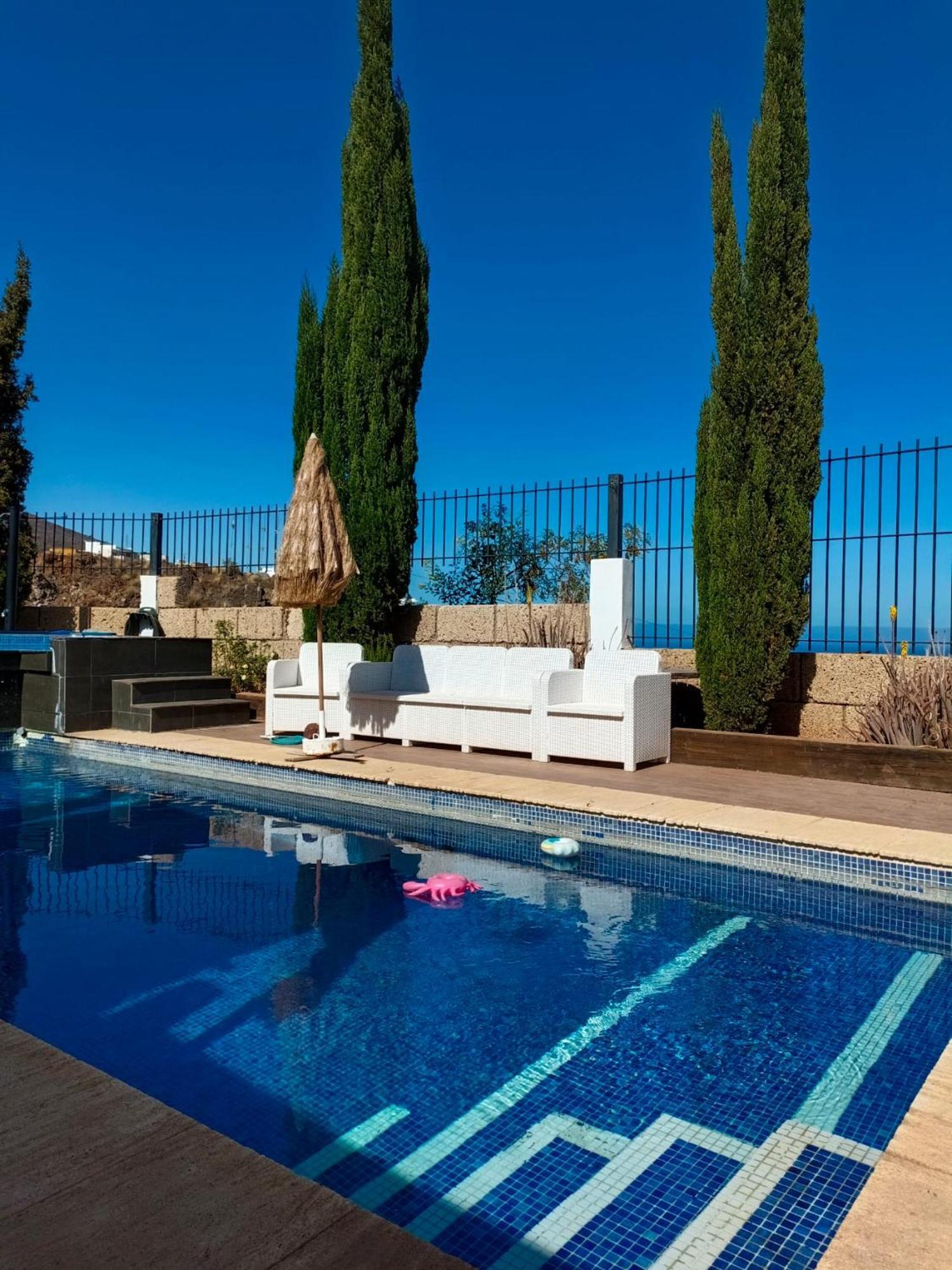 Luxury Sea Views Heated Pool Private Jacuzzi Wifi Bbq Parking Tennis Court Villa *