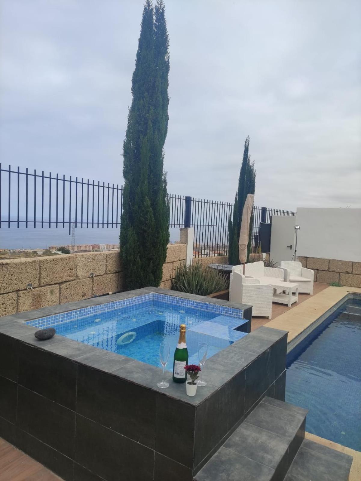 Luxury Sea Views Heated Pool Private Jacuzzi Wifi Bbq Parking Tennis Court * Candelaria