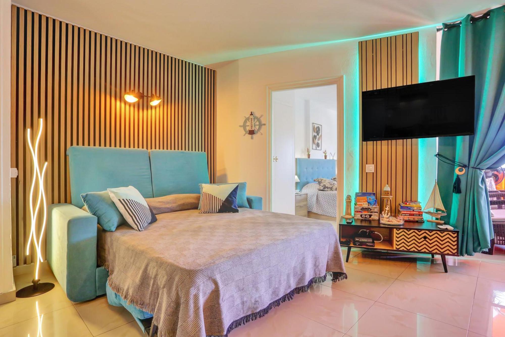 Apartment Luxory Dreamy Sunset, Seafront, Direct Access To The Promenade,wifi,pool,free Parking Los Cristianos (Tenerife)
