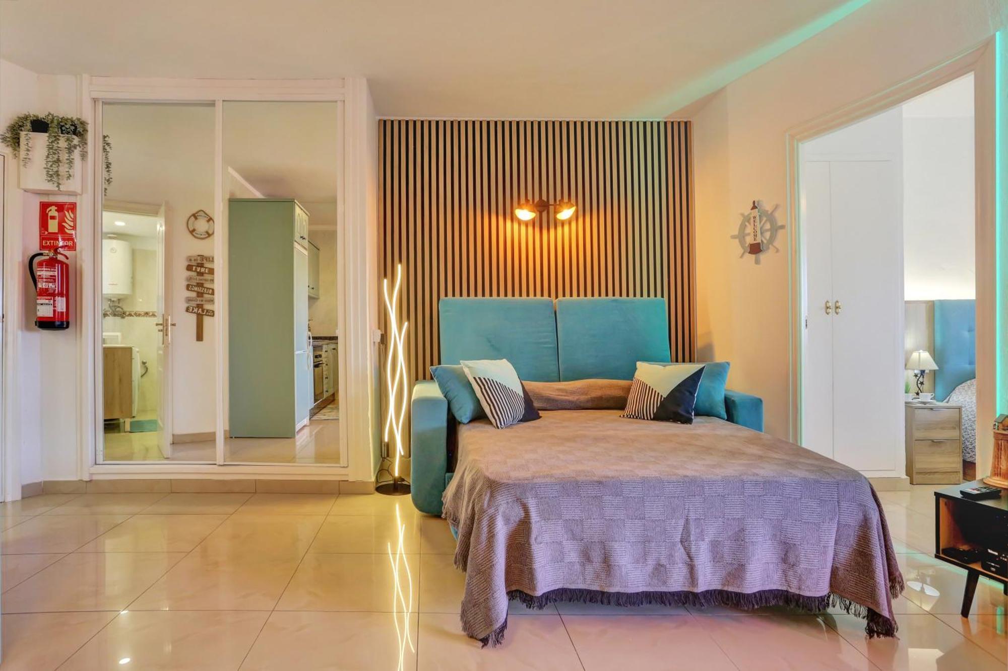 Luxory Dreamy Sunset, Seafront, Direct Access To The Promenade,wifi,pool,free Parking *