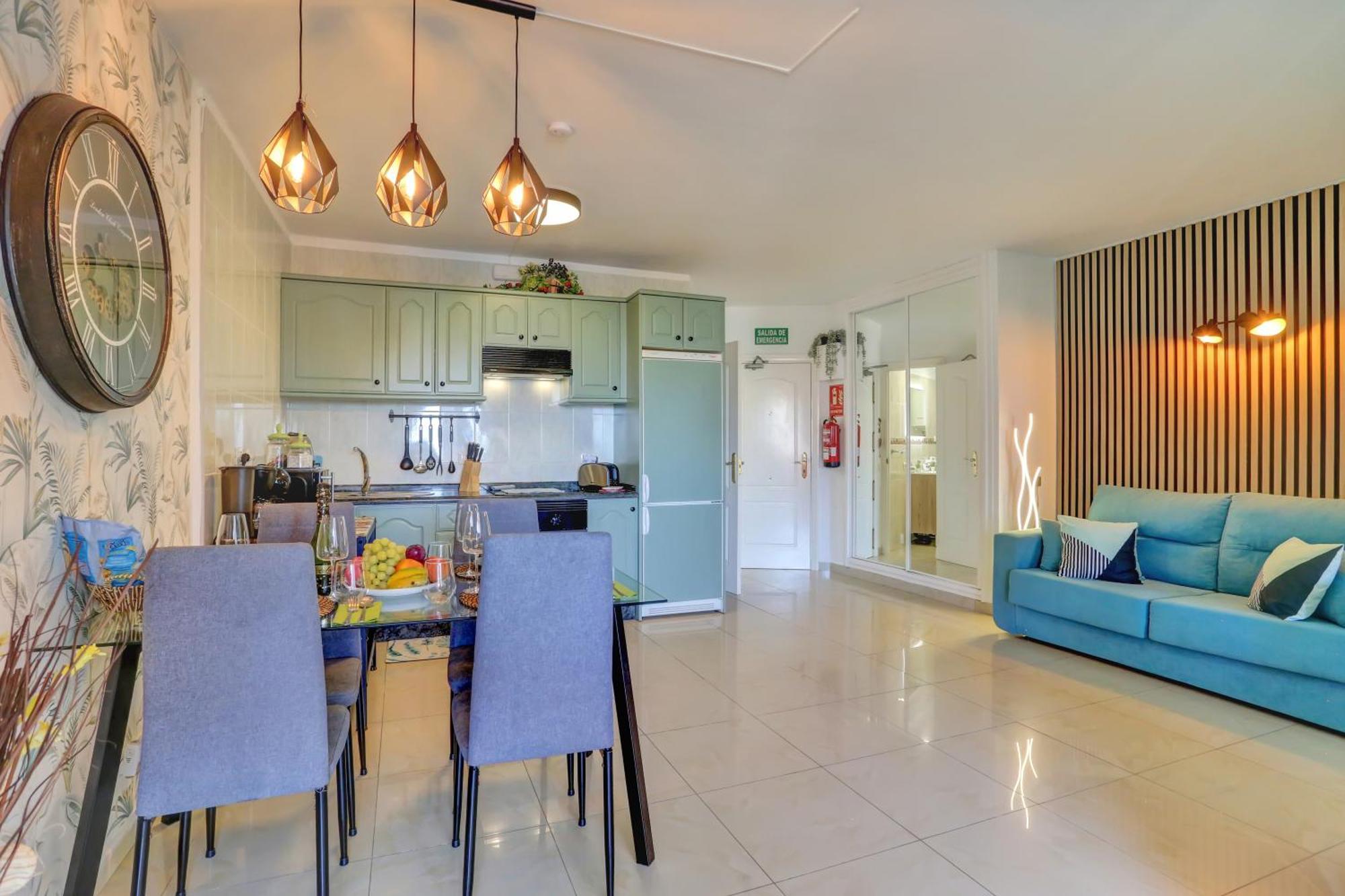 Luxory Dreamy Sunset, Seafront, Direct Access To The Promenade,wifi,pool,free Parking Apartment Los Cristianos (Tenerife)