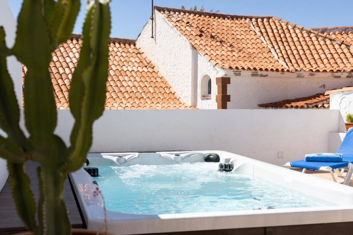 Casa Naranja - Heated Pool - Bbq - Terrace - Free Wifi - Child & Pet-friendly - 3 Bedrooms - 6 People Villa *