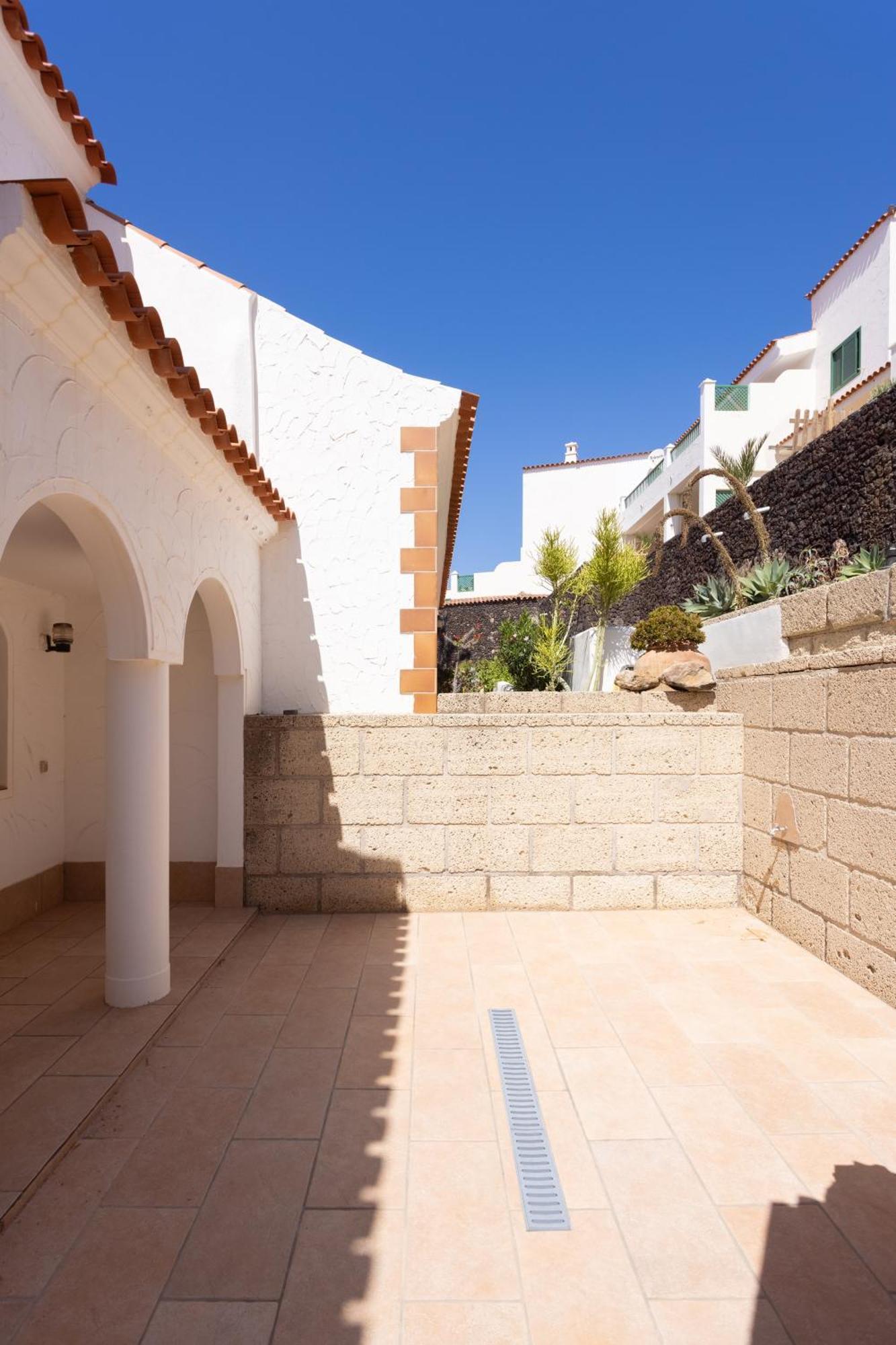 Casa Naranja - Heated Pool - Bbq - Terrace - Free Wifi - Child & Pet-friendly - 3 Bedrooms - 6 People Poris de Abona
